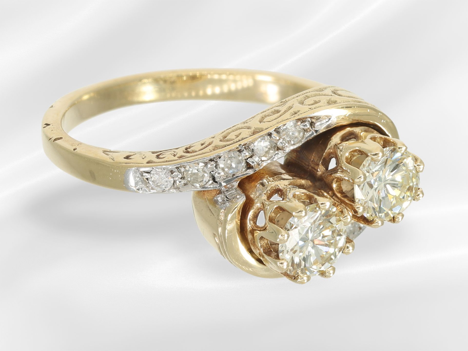 Ring: dekorativ gearbeiteter Brillant/Diamant-Ring, Brillanten von ca. 0,63ct - Bild 4 aus 4