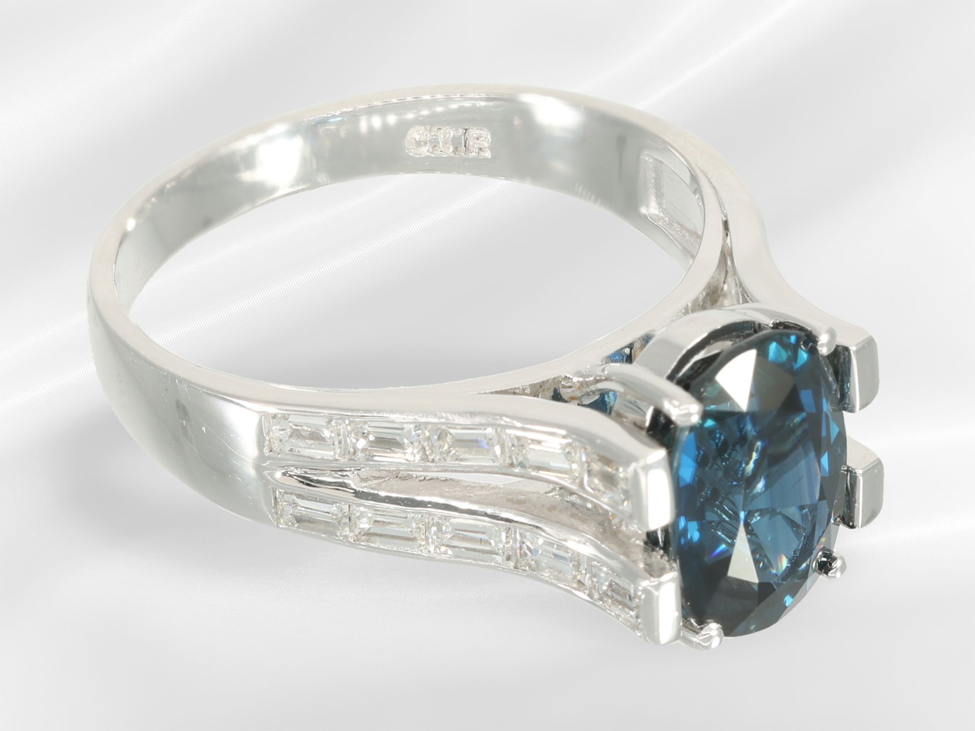 Ring: neuwertiger, moderner und hochwertiger Saphir/Diamant-Goldschmiedering - Bild 2 aus 6