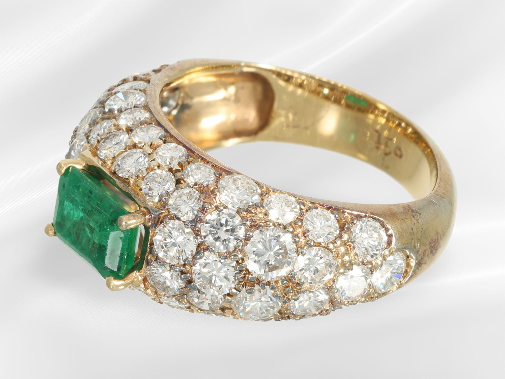 Ring: very decorative vintage emerald/brilliant-cut diamond gold ring, approx. 5ct - Image 4 of 4