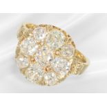 Ring: decorative gold ring with very beautiful old European cut diamonds, approx. 2.5ct in total