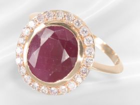 Ring: sehr feiner Goldschmiedering mit wertvollem Rubin von 4,61ct, IGI Expertise 2024