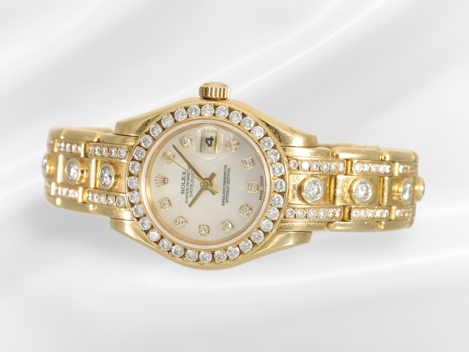 Armbanduhr: gesuchte luxuriöse Damenuhr Rolex Pearlmaster 29 mit Brillantbesatz und Diamantzifferbla - Bild 4 aus 6