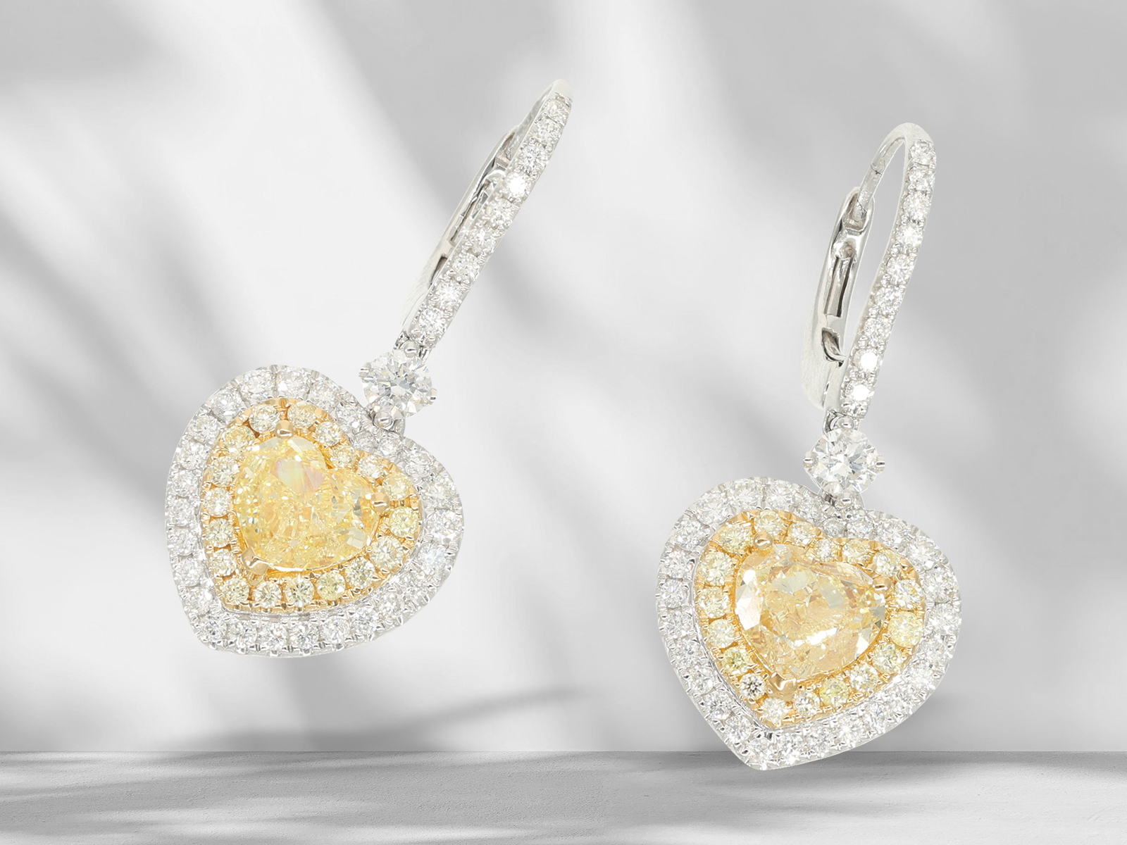 Earrings: High quality earrings set with brilliant-cut diamonds, 2 x 1ct fancy light yellow - Image 3 of 8