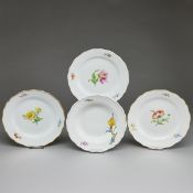 3 Speiseteller und 1 Suppenteller - Blume und Blume 2. Meissen 1850-1947.