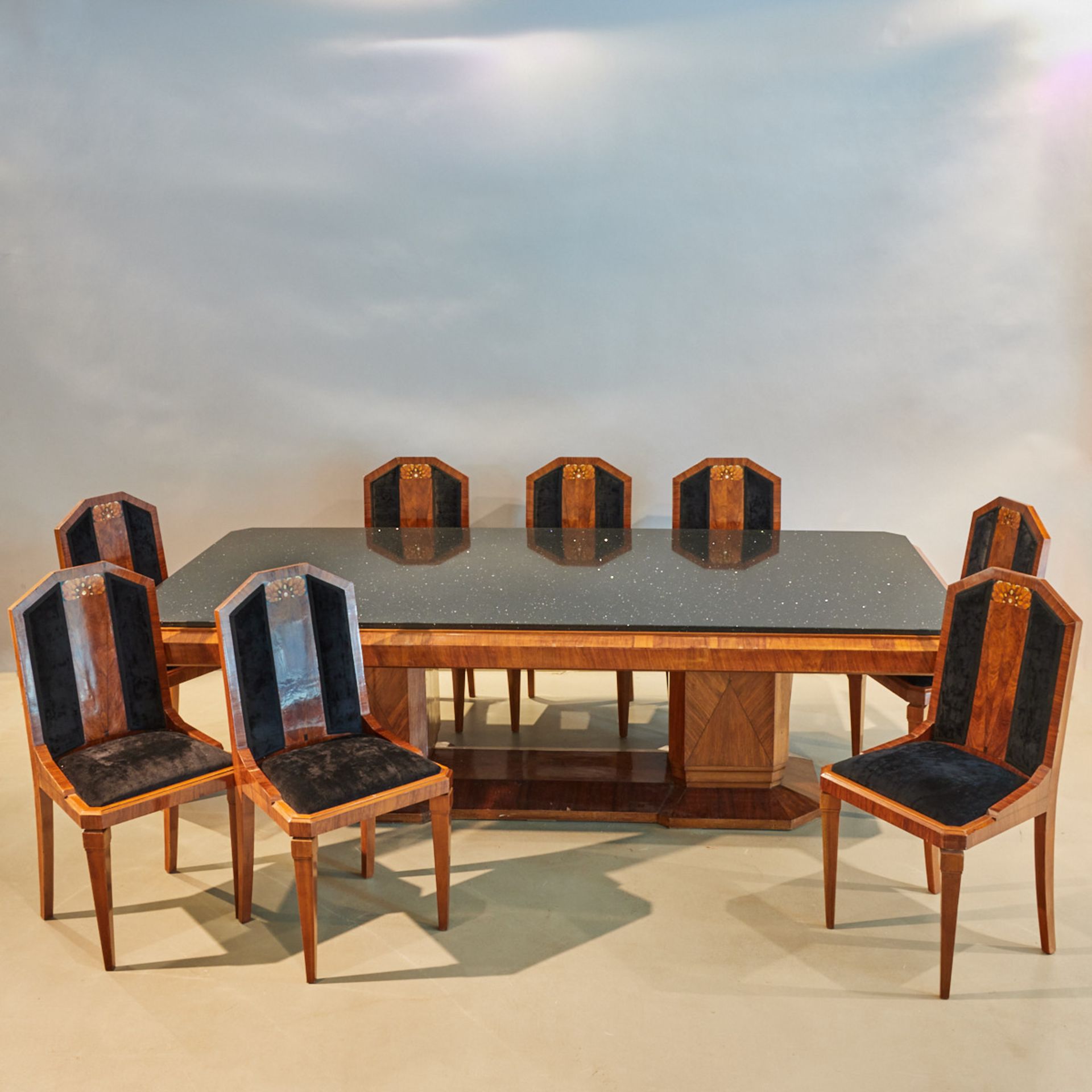 Art Deco Esstisch mit 8 Stühlen im Stil von Jules Leleu Um 1920. - Image 2 of 3