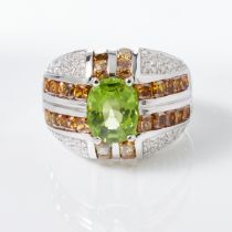 Peridotring mit Fancy-Diamanten