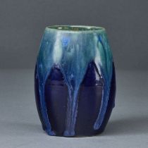 Vase mit Laufglasur. Bürgeler Kunstkeramische Werkstätte, Carl Fischer um 1920.