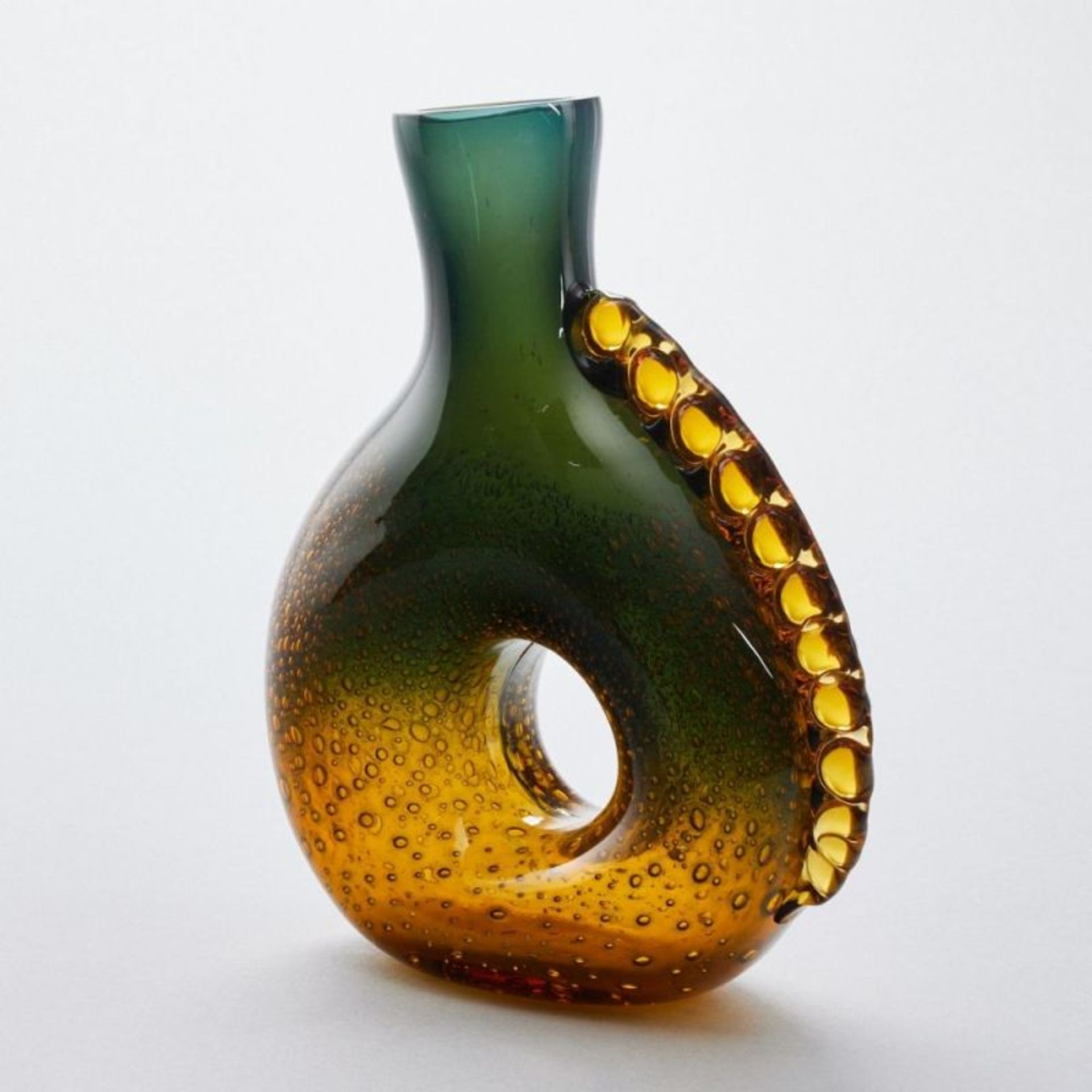 Vase in Ringform mit aufgeschmolzenem Band. Murano. - Bild 2 aus 2