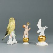 Möwe auf Goldkugel, Putto mit Goldreif auf goldener Kugel und Kanarienvogel. Gerold & Co. Tettau ab