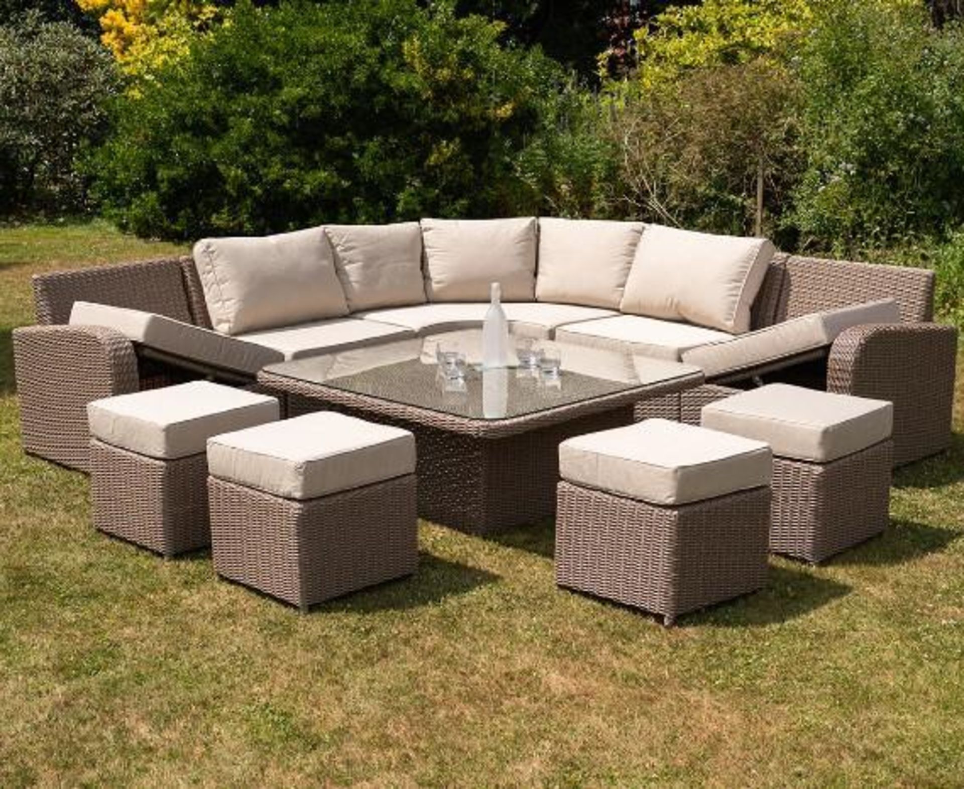 *BRAND NEW* 10 Seater Outdoor Rise and Fall Table Dining Set in Natural. RRP:£2,698