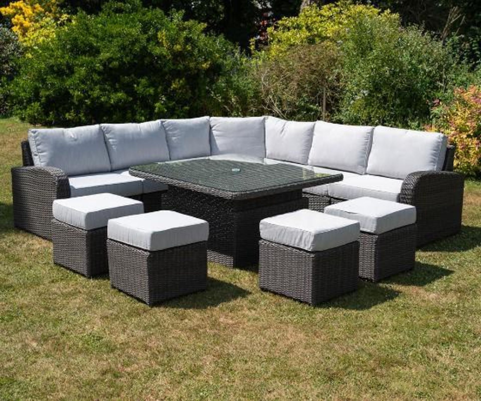 *BRAND NEW* 10 Seater Outdoor Rise and Fall Table Dining Set in Grey. RRP:£2,698 - Image 17 of 18