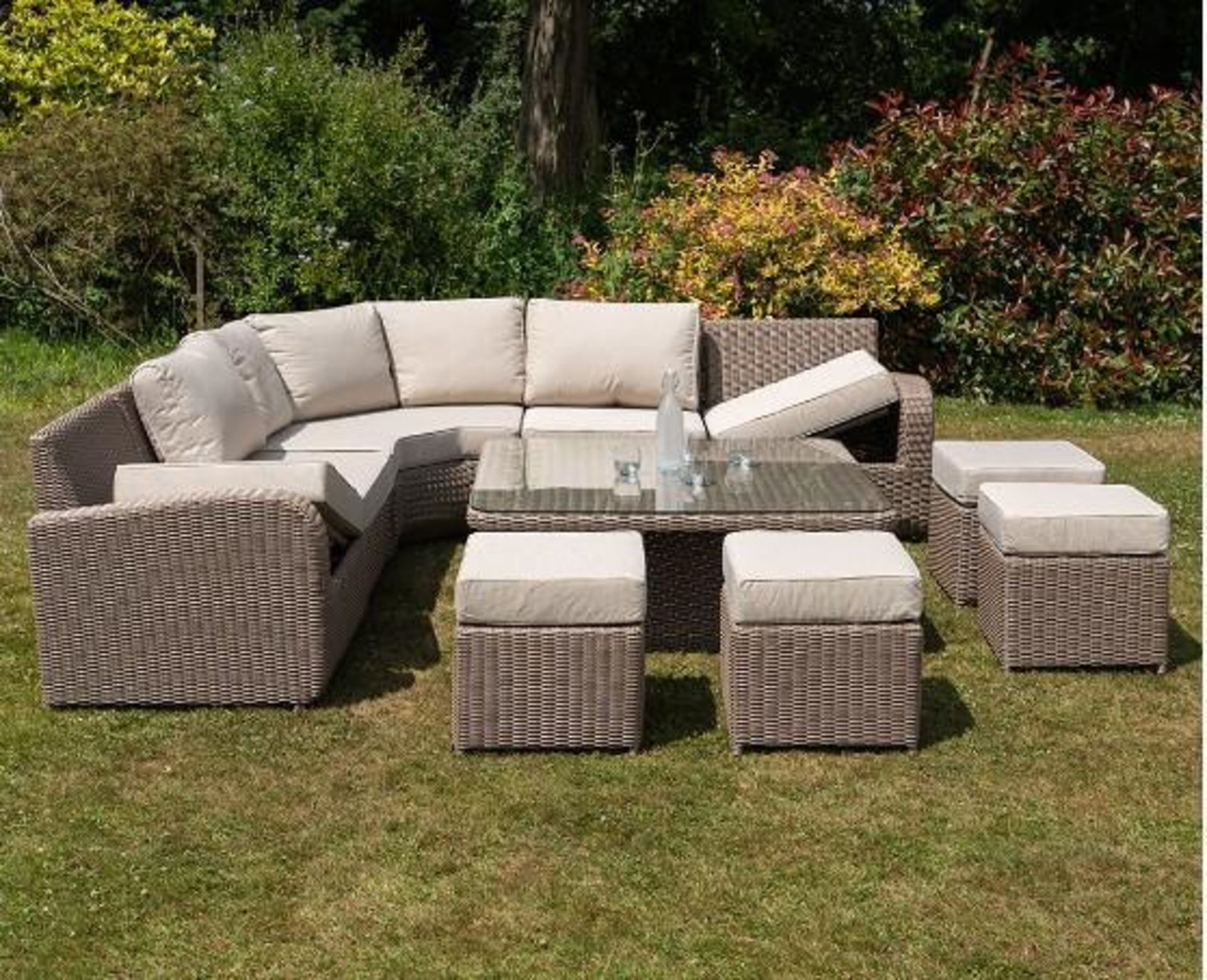 *BRAND NEW* 10 Seater Outdoor Rise and Fall Table Dining Set in Natural. RRP:£2,698 - Bild 8 aus 14