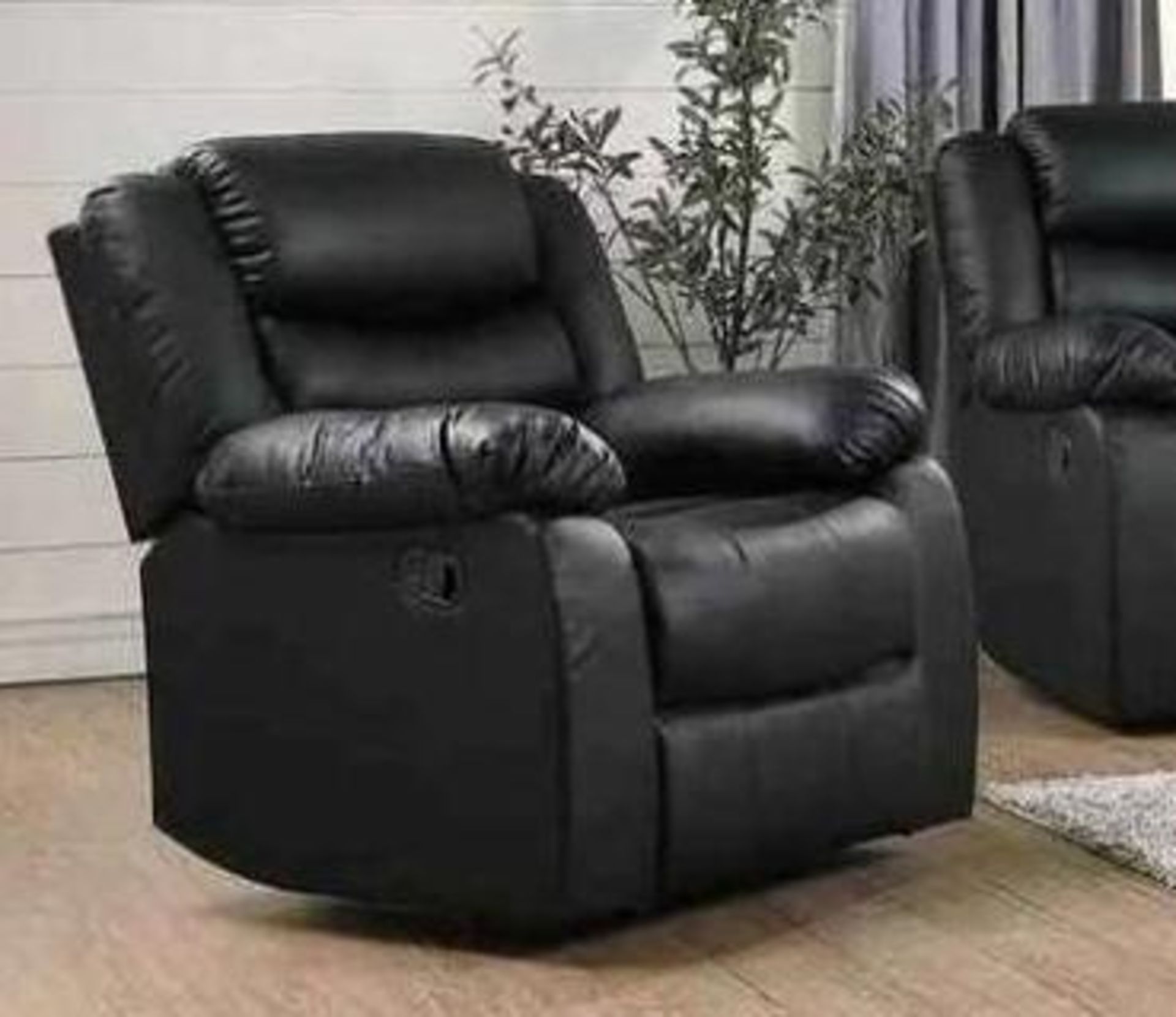 BRAND NEW & BOXED Malaga leather single seater manual recliner armchair in Black.