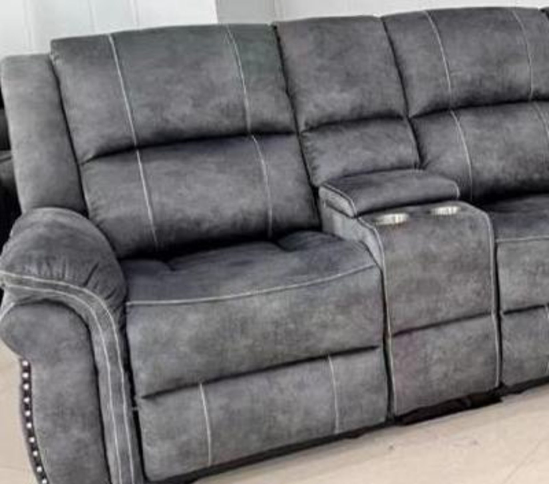 BRAND NEW & BOXED Berlin manual recliner corner suite in grey with drinks/storage console. RRP: £1,9 - Image 2 of 2