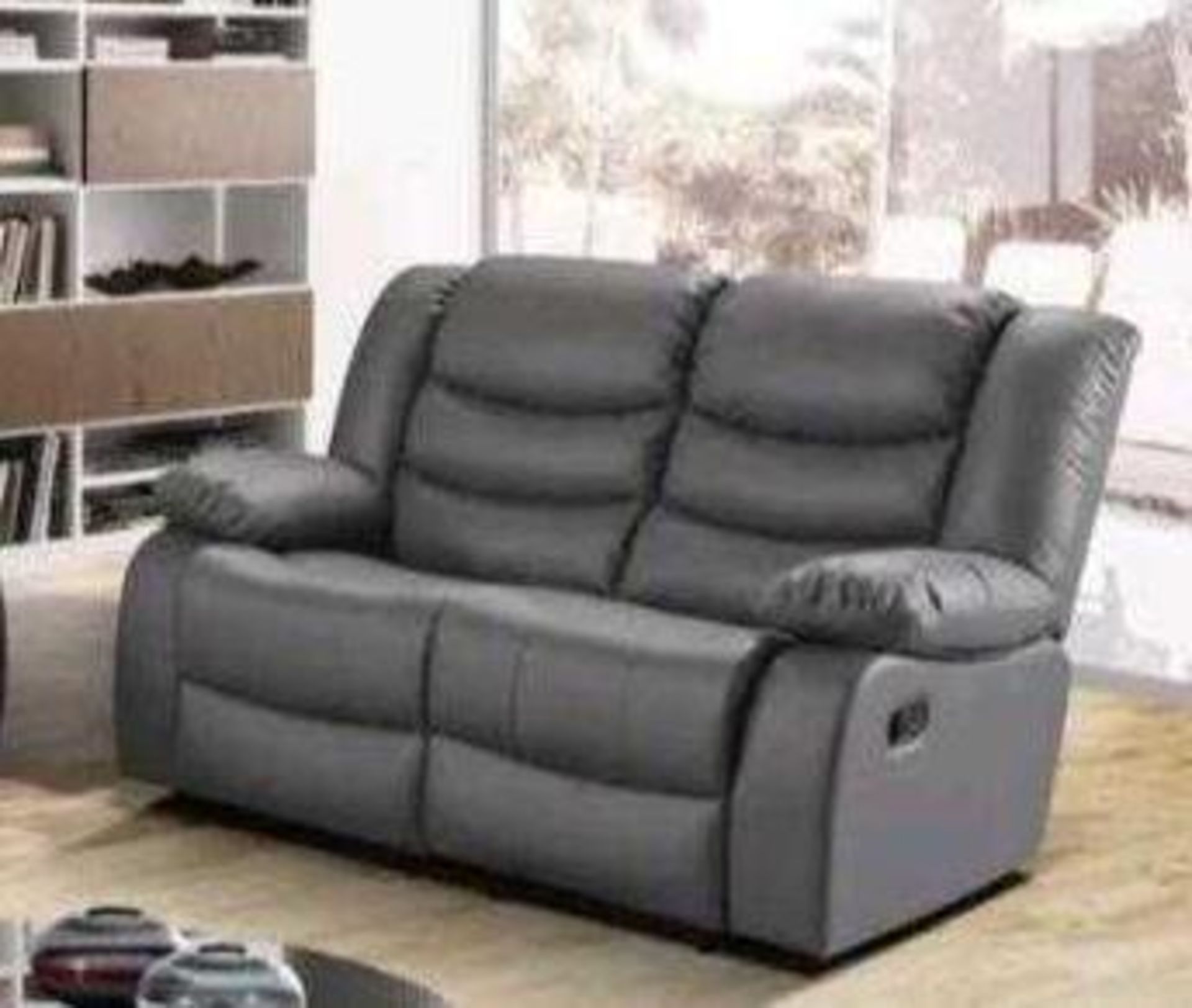 BRAND NEW & BOXED Malaga leather 2 seater manual recliner sofa. RRP: £749