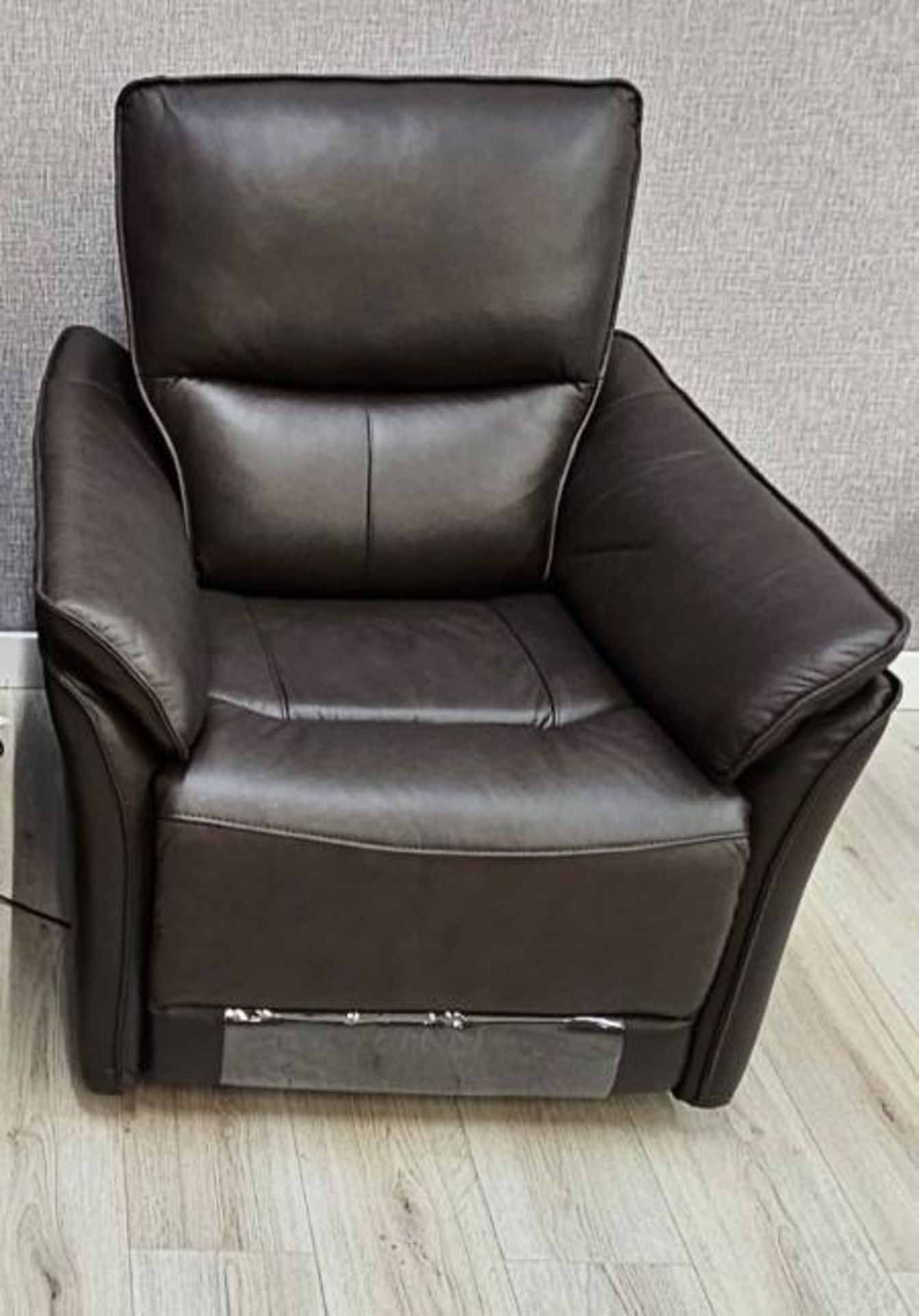 Brand new & boxed ATS Turin Luxury Brown Leather 3 + 1 + 1 Manual Recliners. - Image 3 of 3