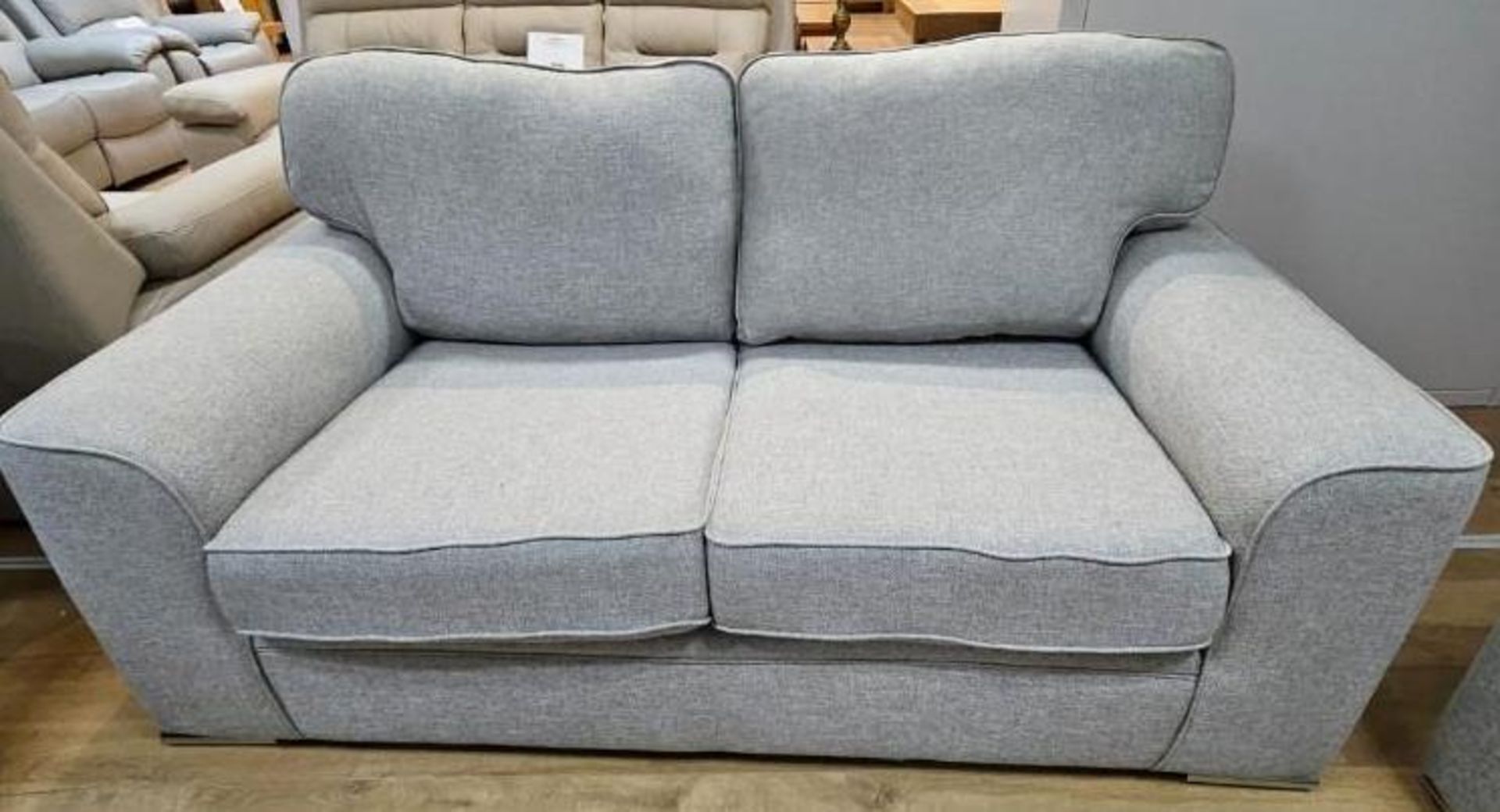 *BRAND NEW* Metro 3 + 2 seater sofa in grey. - Image 3 of 5