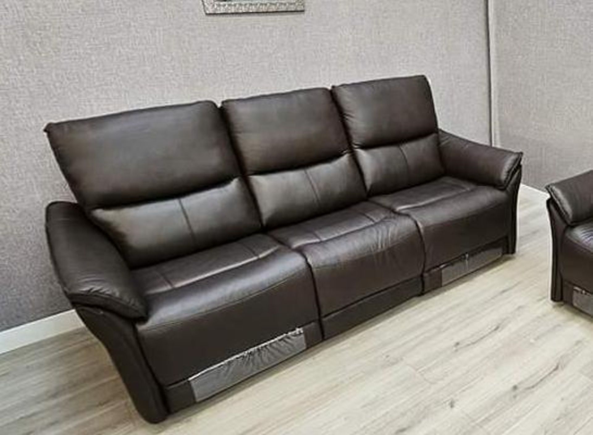 Brand new & boxed ATS Turin Luxury Brown Leather 3 + 1 + 1 Manual Recliners.