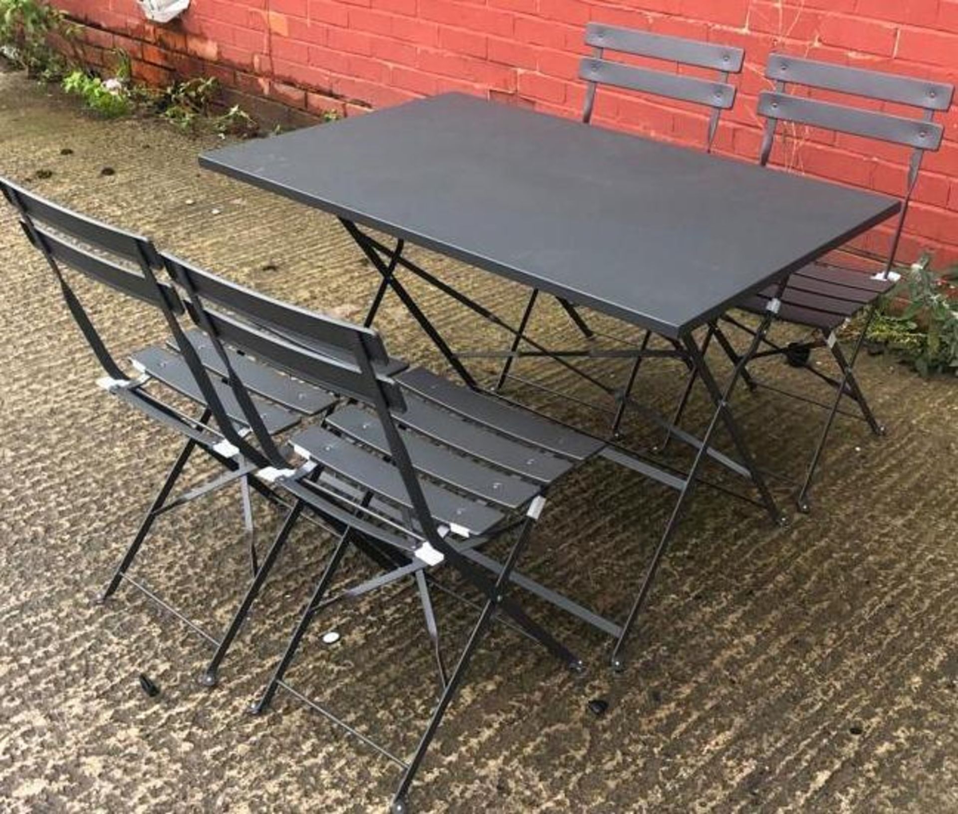 *BRAND NEW & BOXED TRADE LOT* 10 X Metal bistro set with 4 chairs in grey.