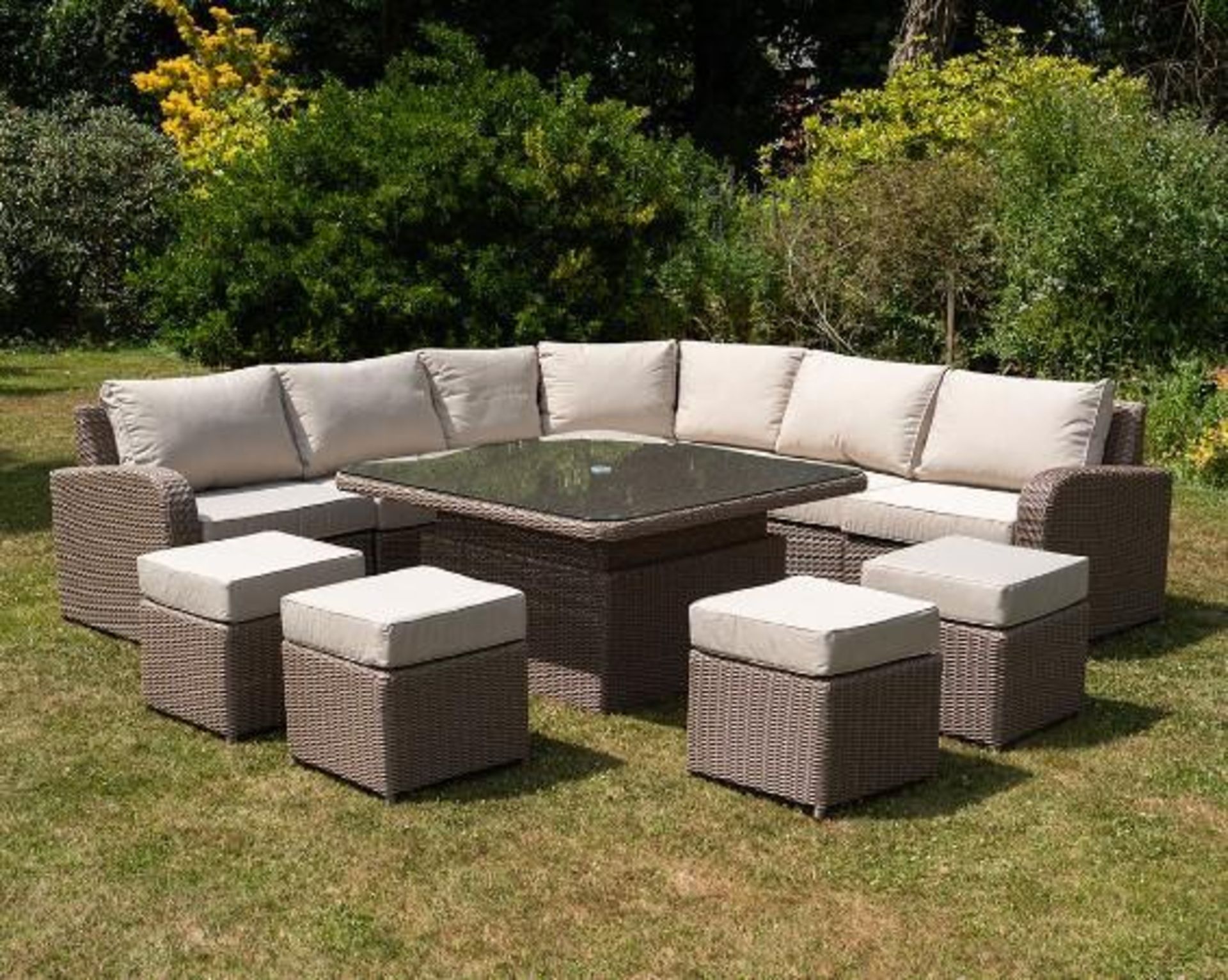 *BRAND NEW* 10 Seater Outdoor Rise and Fall Table Dining Set in Natural. RRP:£2,698 - Image 2 of 14