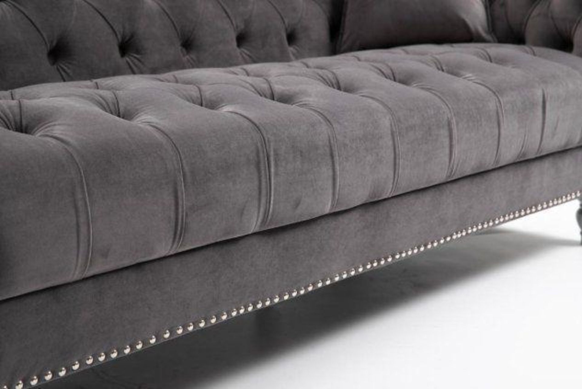 BRAND NEW & BOXED Dior Chesterfield 2 seater sofa. RRP: £799 - Image 6 of 6
