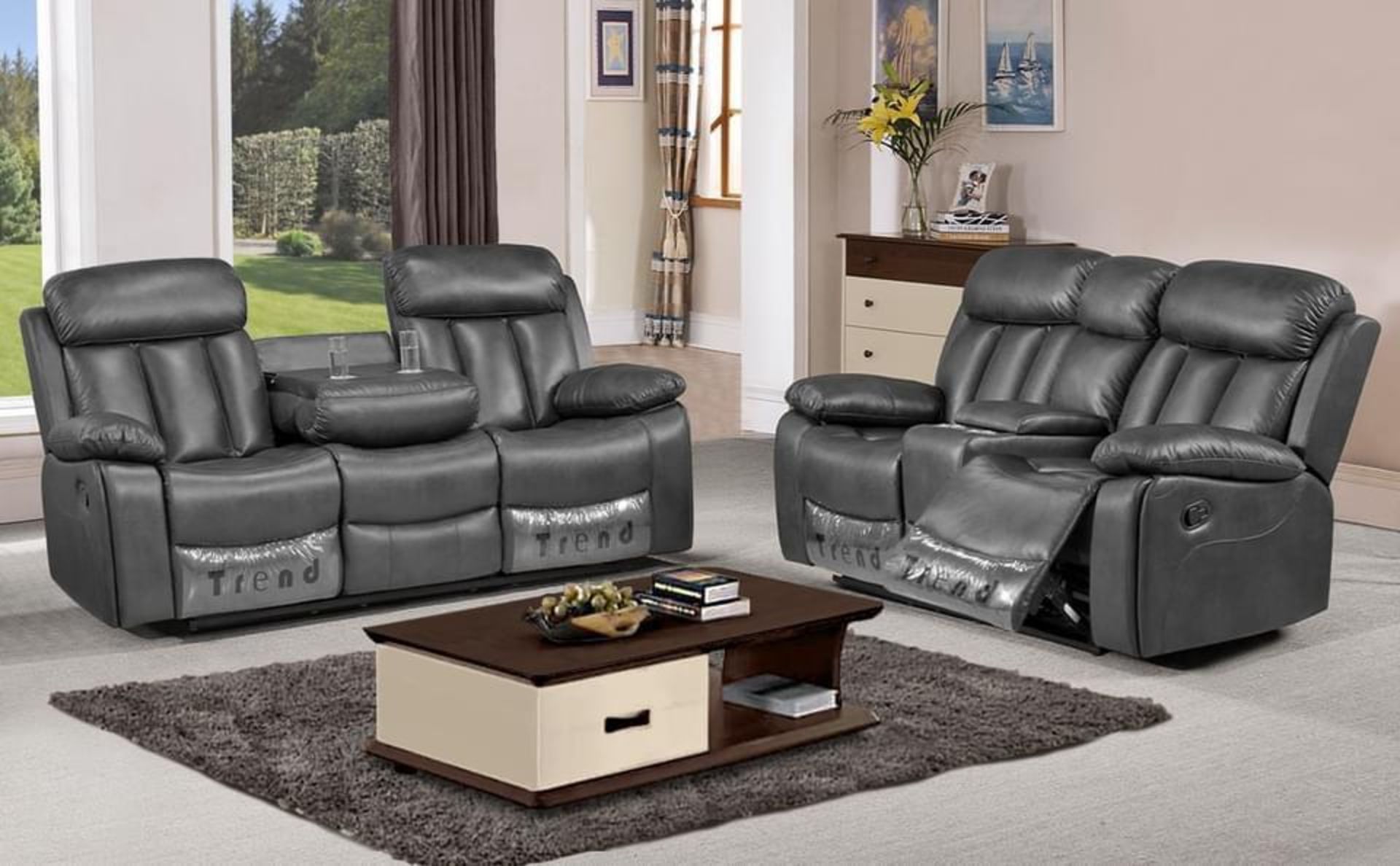 Brand new and boxed Somerton Leathaire 3 + 2 seater manual recliner in Grey. RRP: £1,500.00