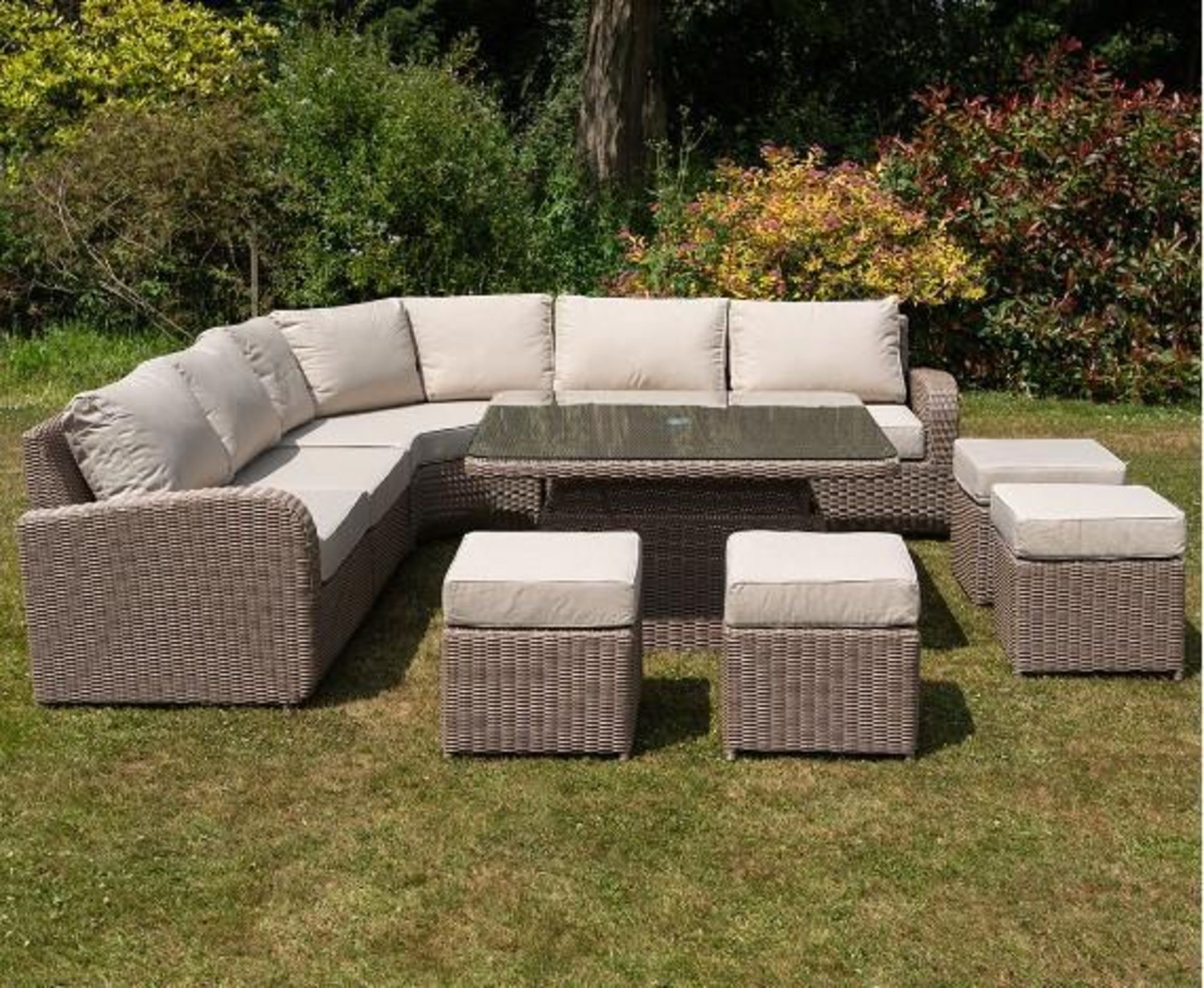 *BRAND NEW* 10 Seater Outdoor Rise and Fall Table Dining Set in Natural. RRP:£2,698 - Bild 4 aus 14