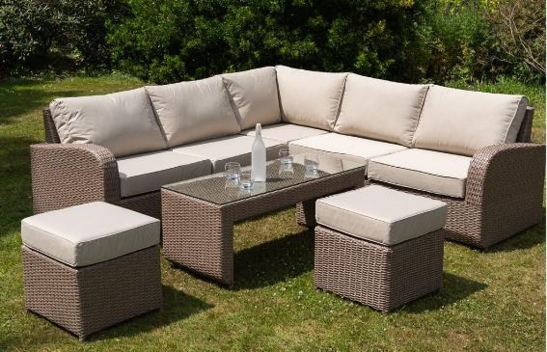 *BRAND NEW* 8 Seater Corner Group With Coffee Table in Natural. RRP: £1,599