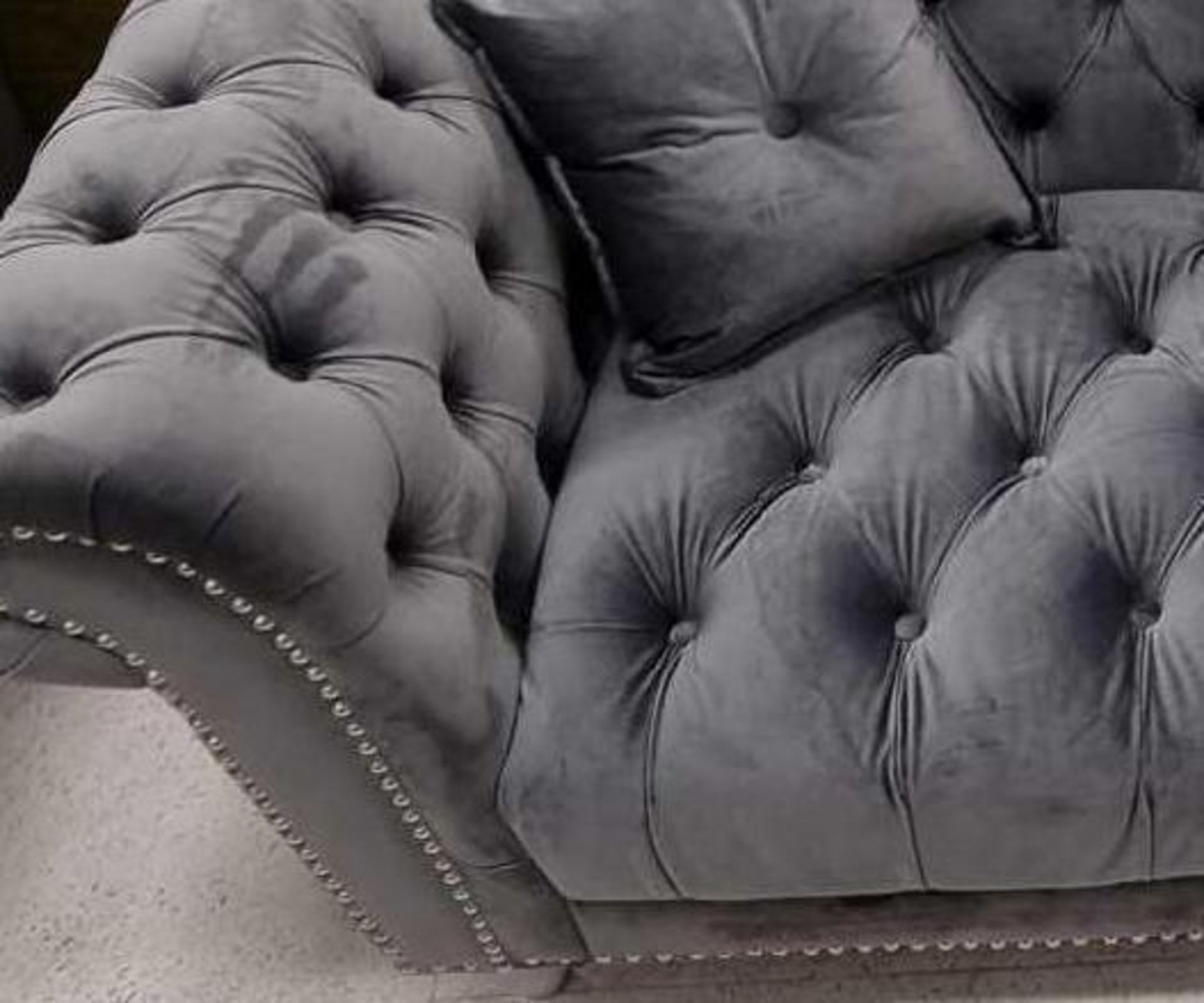 BRAND NEW & BOXED Dior Chesterfield 2 seater sofa. RRP: £799 - Image 3 of 6
