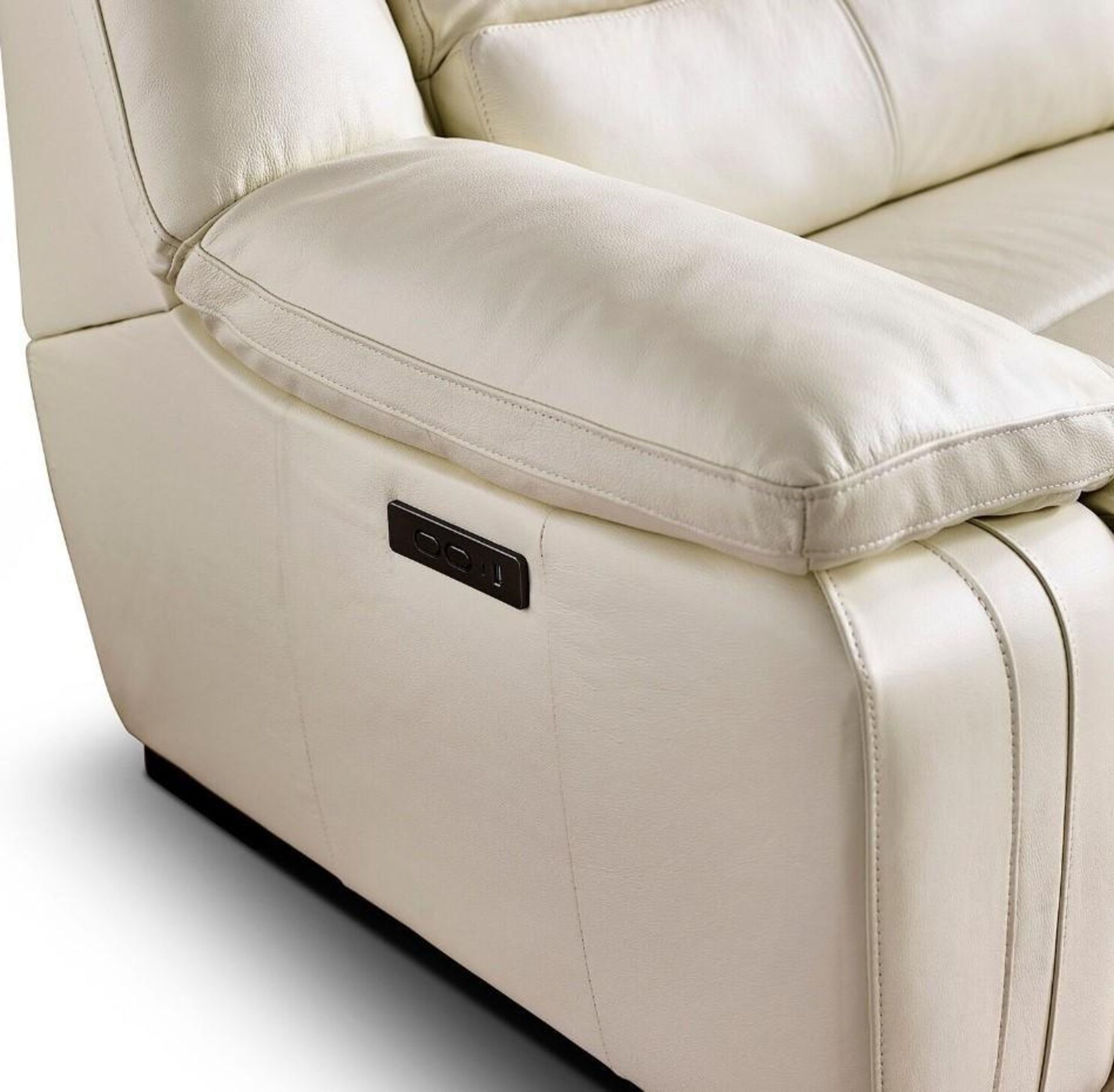 Brand new and boxed SCS Fallon 3 + 2 seater electric reclining sofa in Cream. - Image 4 of 7