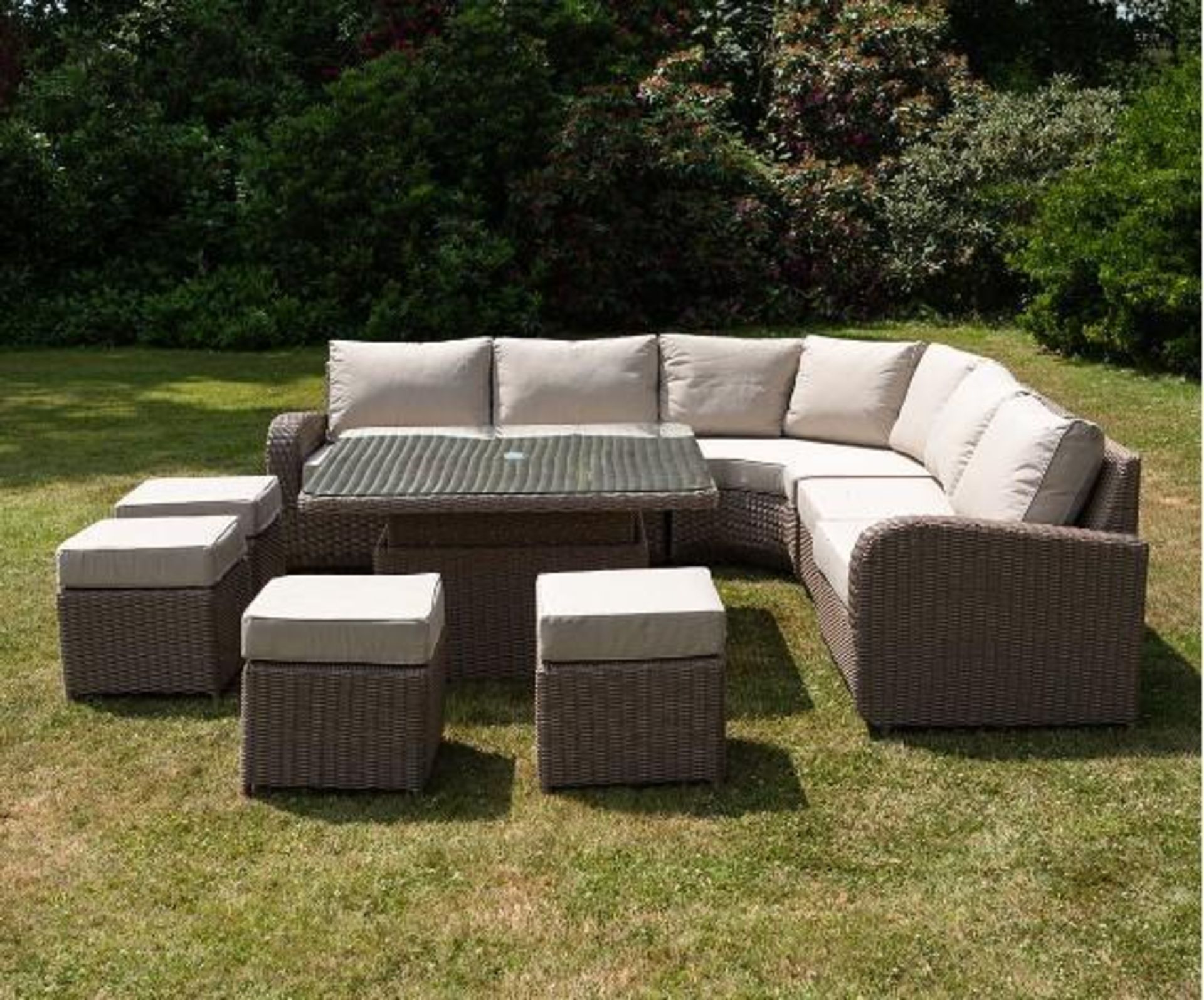 *BRAND NEW* 10 Seater Outdoor Rise and Fall Table Dining Set in Natural. RRP:£2,698 - Bild 3 aus 14