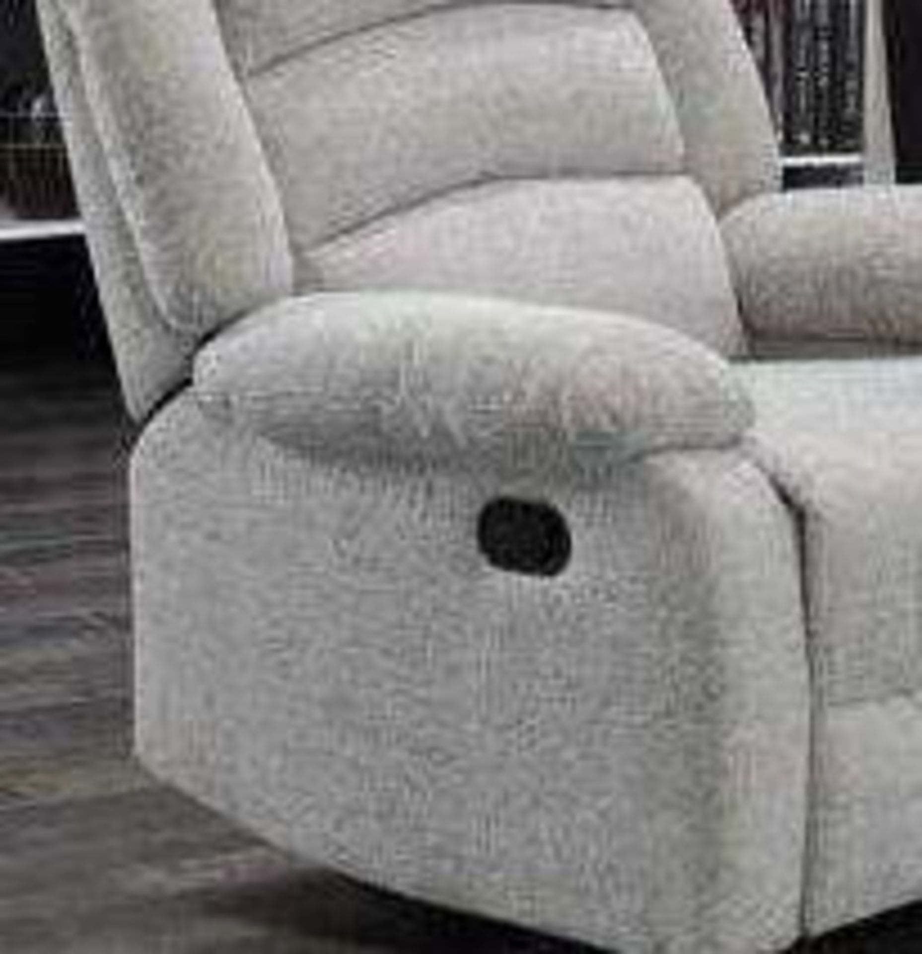 BRAND NEW & BOXED Malaga recliner chair in Natural. - Image 2 of 2