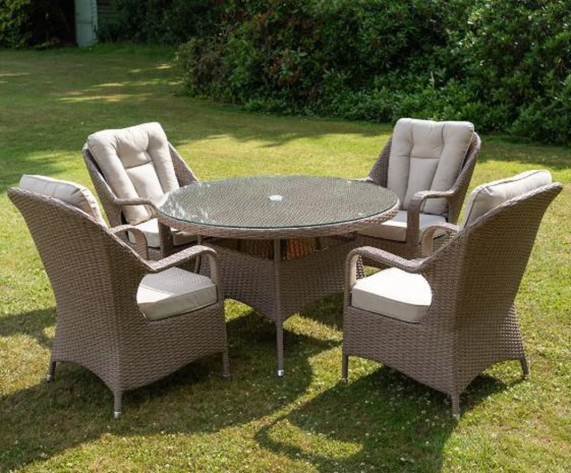 *BRAND NEW & BOXED* 4 Seater Outdoor Rattan Round Table Dining Set in Natural. RRP:£998.00 - Image 3 of 10