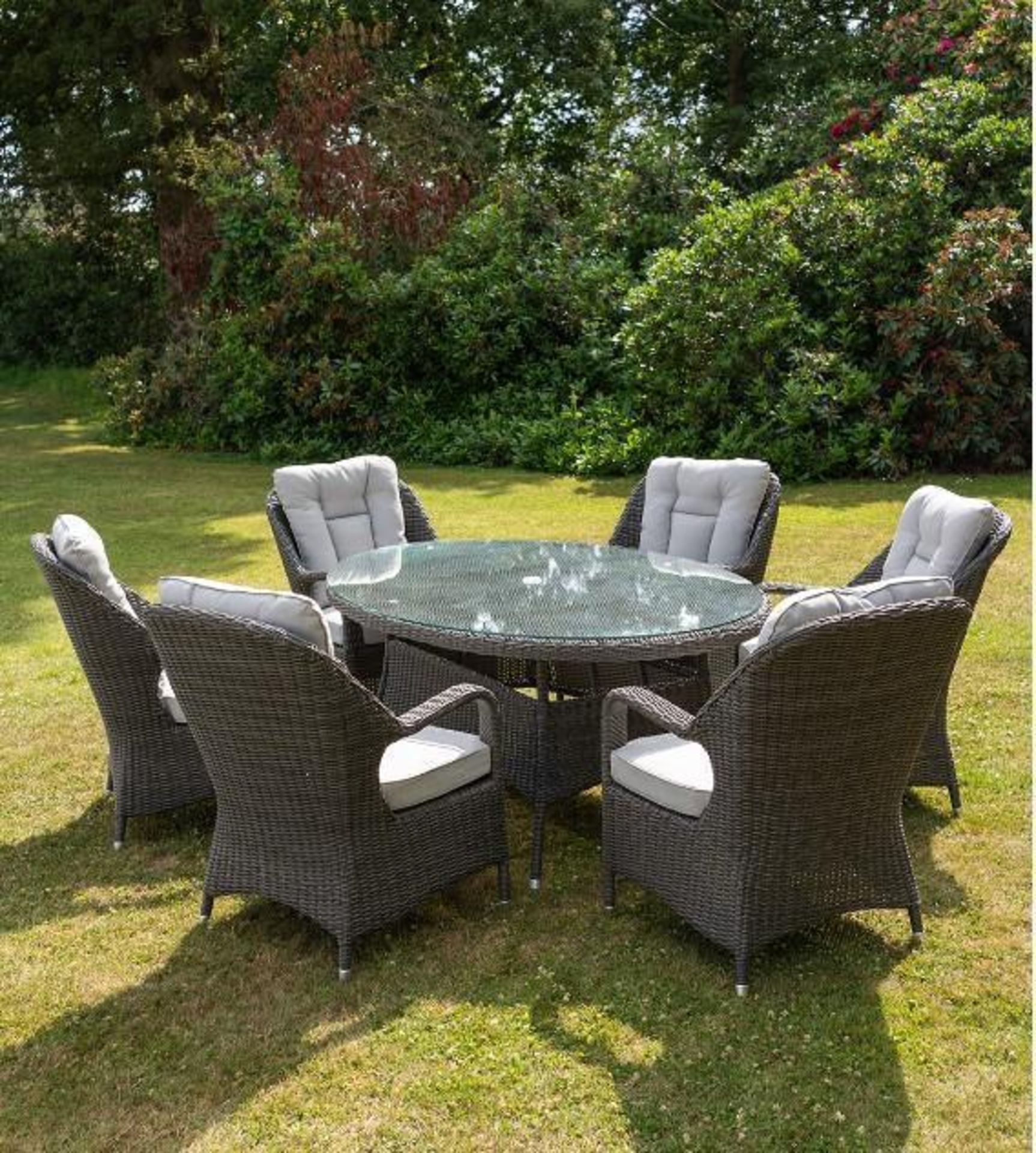 *BRAND NEW & BOXED* 6 Seater Oval Outdoor Dining Set in Grey. RRP£1,699.00 - Image 5 of 10