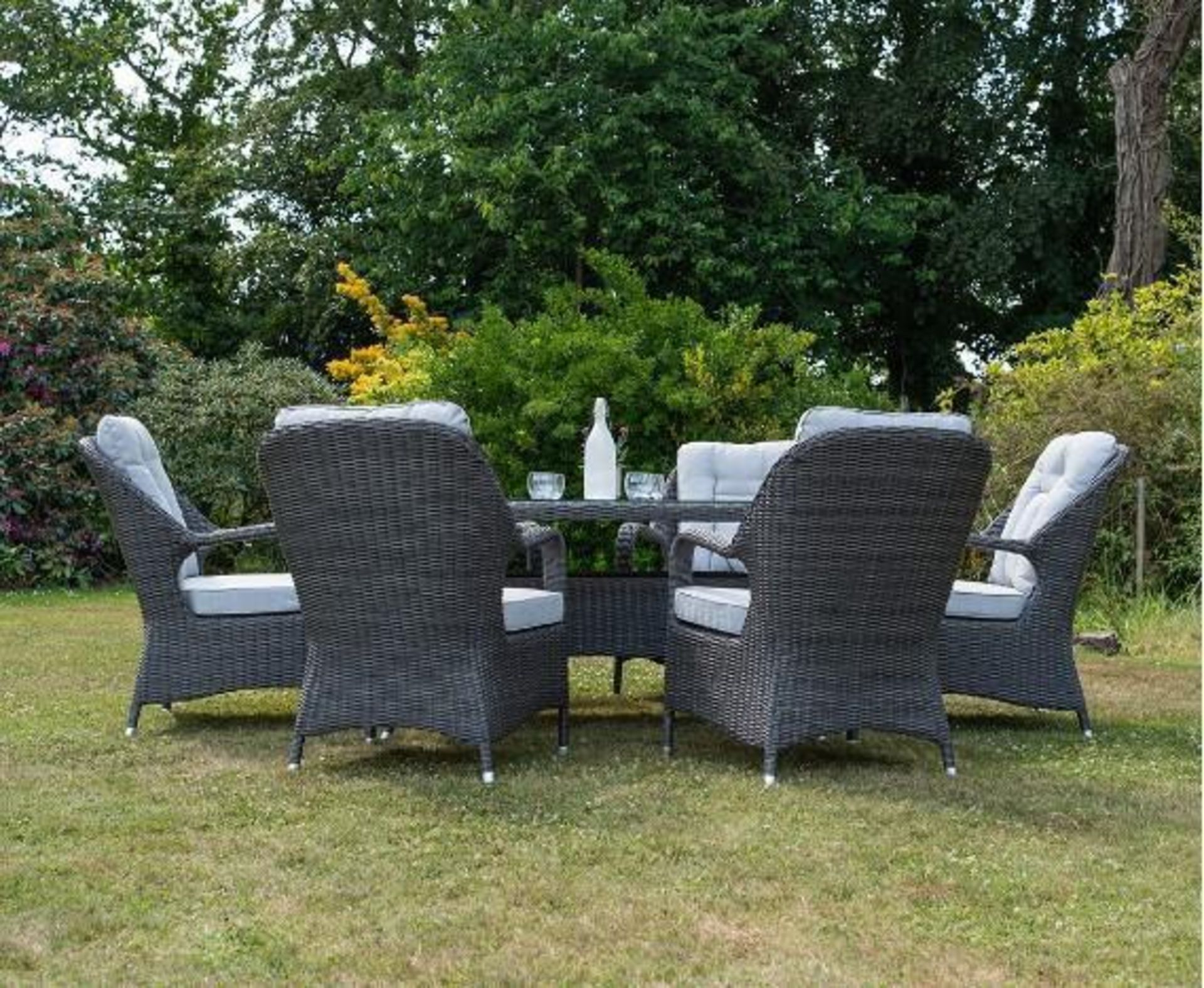*BRAND NEW & BOXED* 6 Seater Oval Outdoor Dining Set in Grey. RRP£1,699.00 - Image 7 of 10