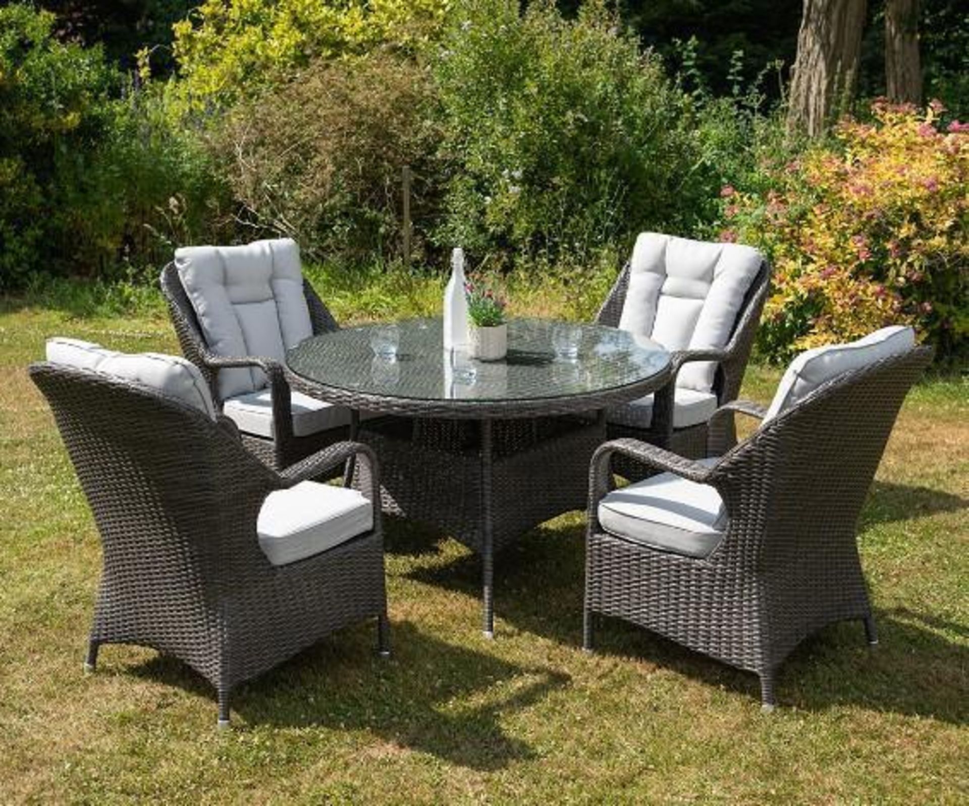 *BRAND NEW & BOXED* 4 Seater Outdoor Rattan Round Table Dining Set in Grey. RRP:£998.00