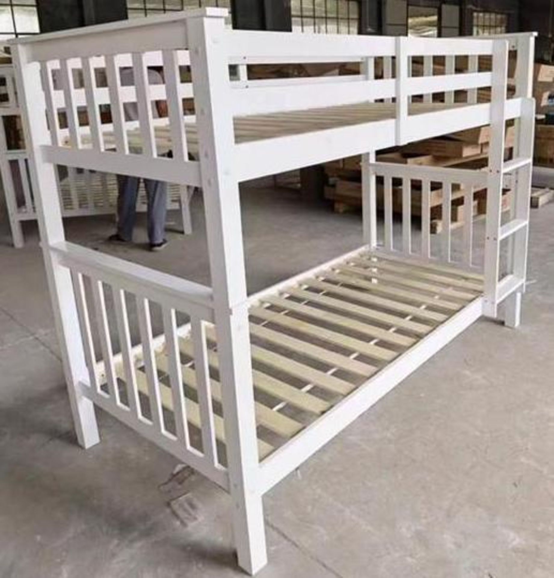 *BRAND NEW TRADE LOT* 5 X 2 sleeper Wooden bunk bed in white complete with 2 x mattresses.