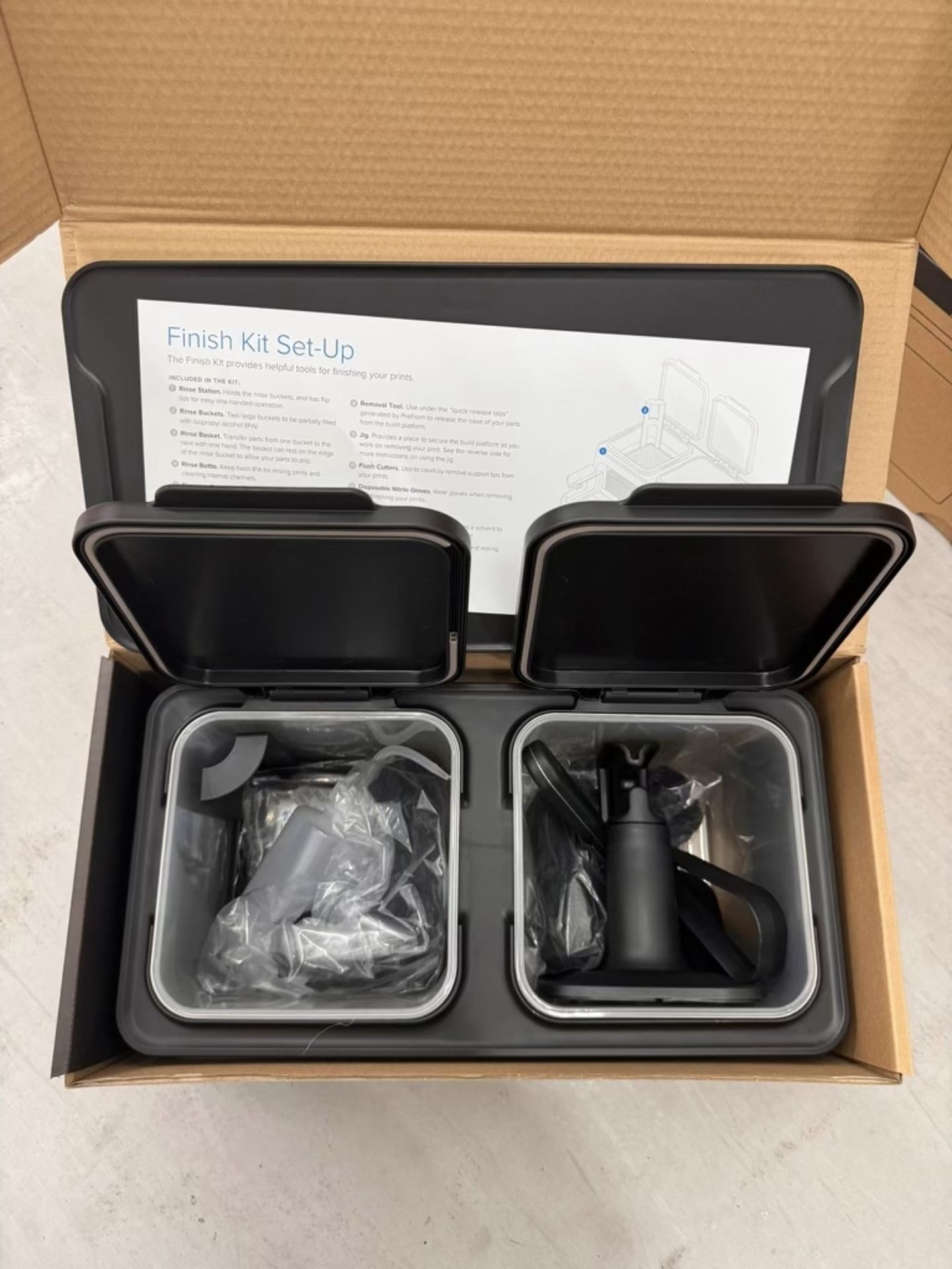 Formlabs Finish Kit, Rinse station, two rinse buckets, rinse basket, rinse bottle, finishing tray