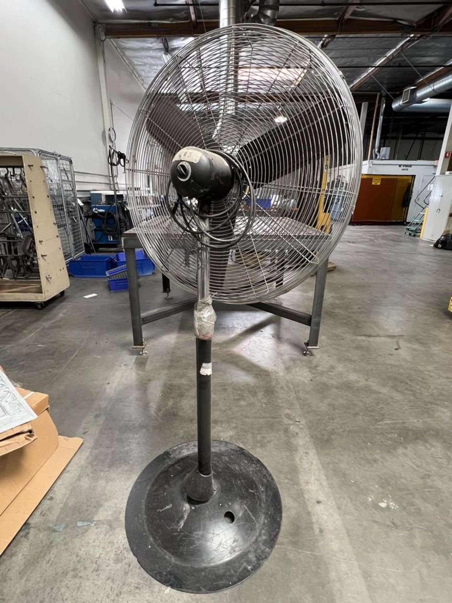 (3) Shop Fans on Stands (1) Maxess 32" (1) Oiliving 32" & (1) Hampton Bay 32" - Image 8 of 11