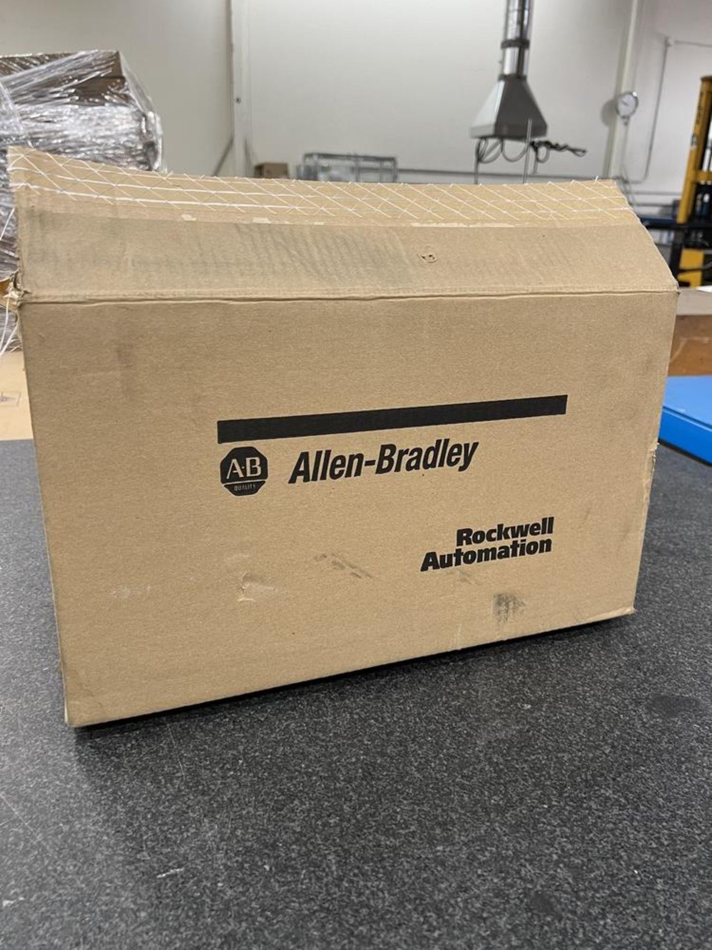 (2) Allen Bradley MP Series Small Frame Brushless Servo Motor New in Box, MPL-B430P-HJ24AA