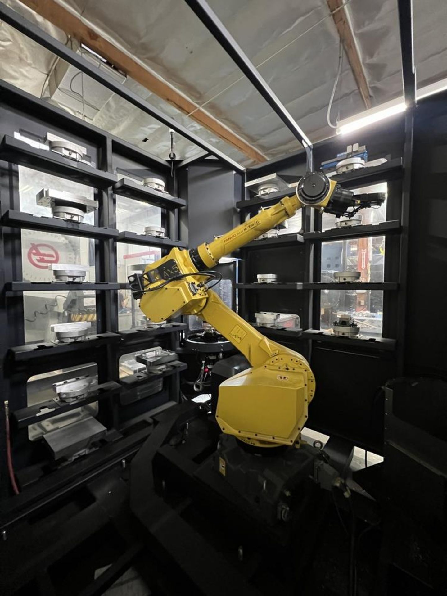 2019 Haas UMC 750 Vertical Machining Center, With Trinity Robot F 242379 AX5 Fanuc Robot Pallet - Image 11 of 34