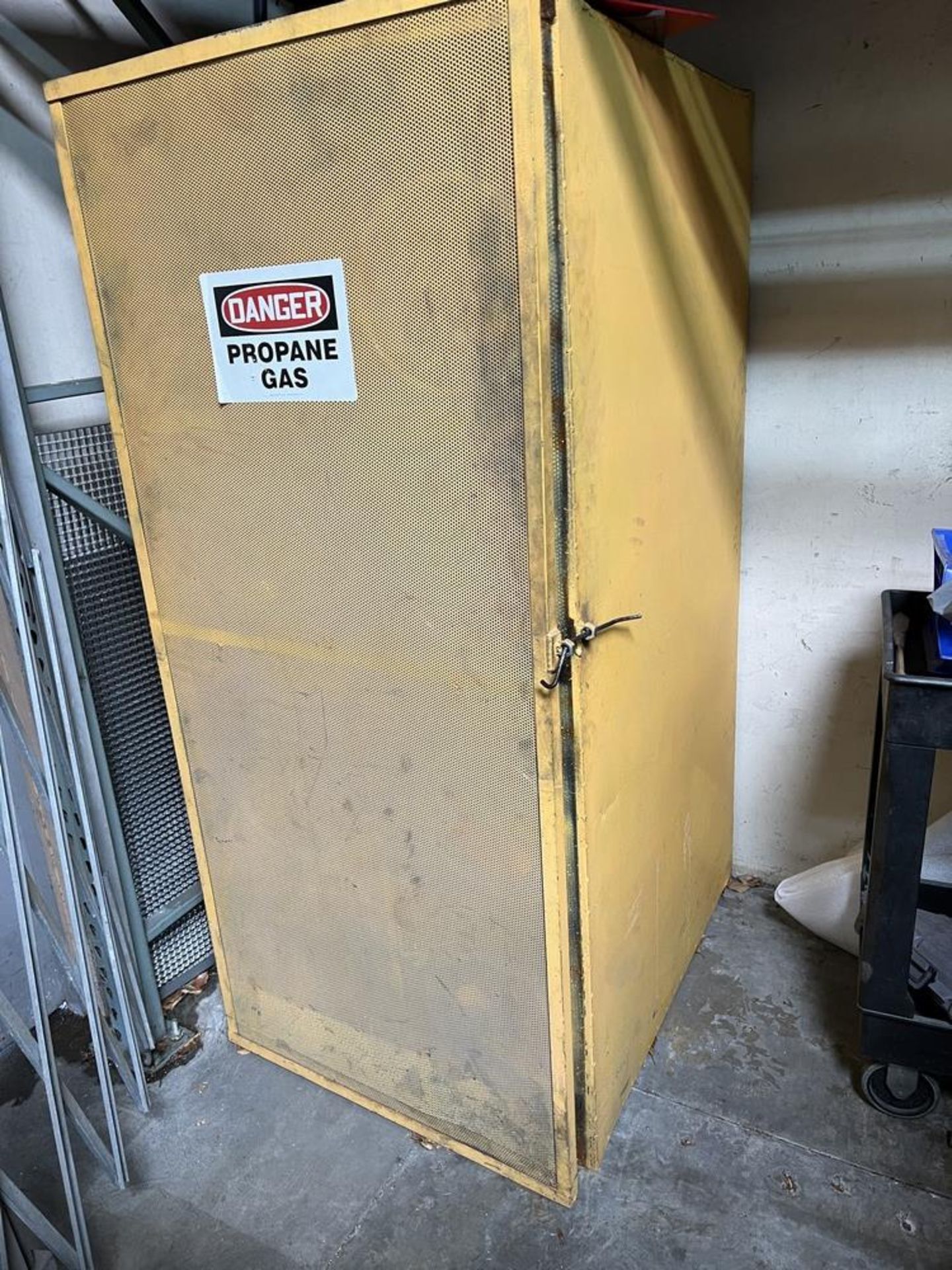 8 Station Propane Storage Cabinet (No Contents) - Image 2 of 3
