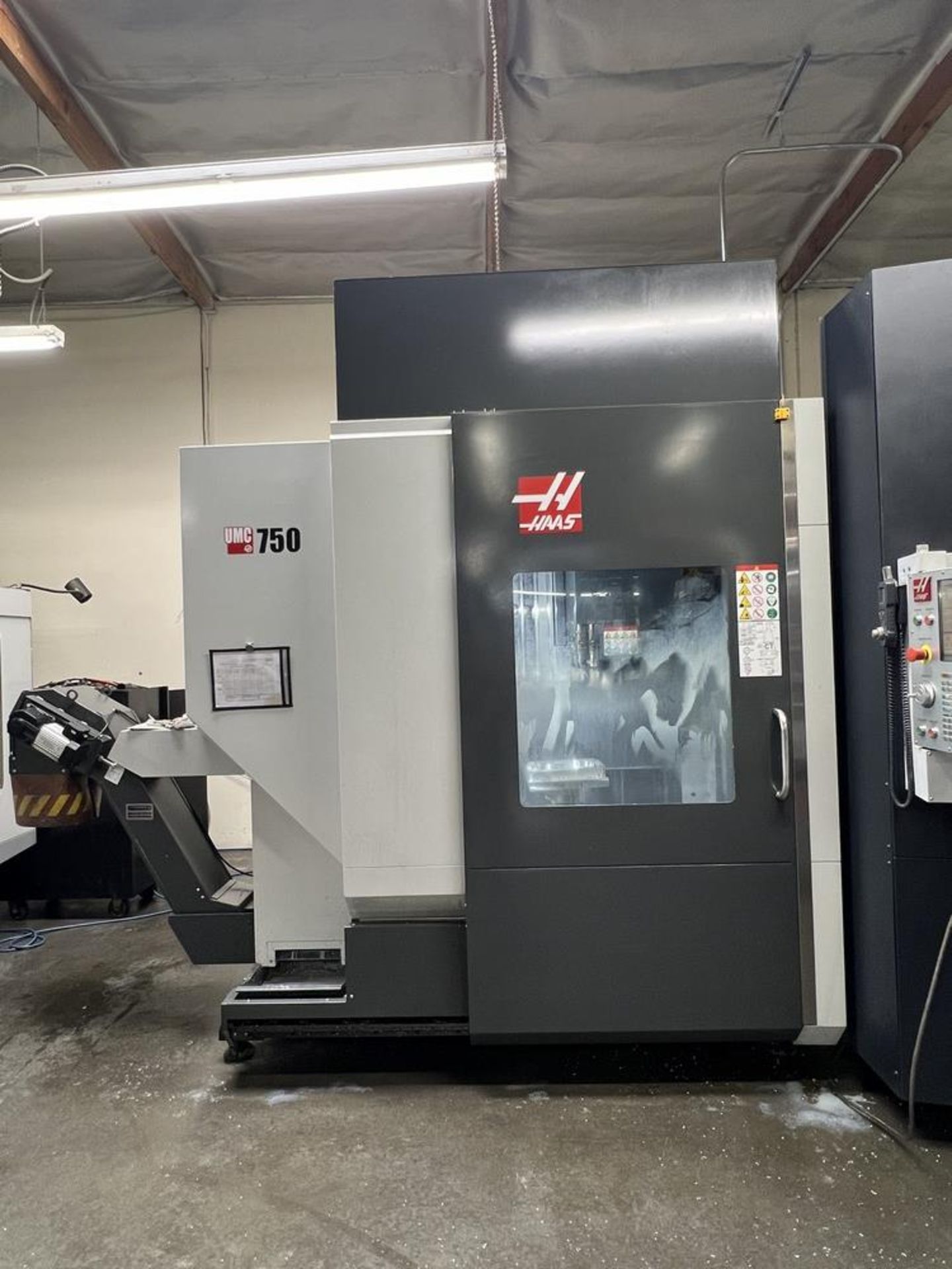 2019 Haas UMC 750 Vertical Machining Center, With Trinity Robot F 242379 AX5 Fanuc Robot Pallet - Image 2 of 34