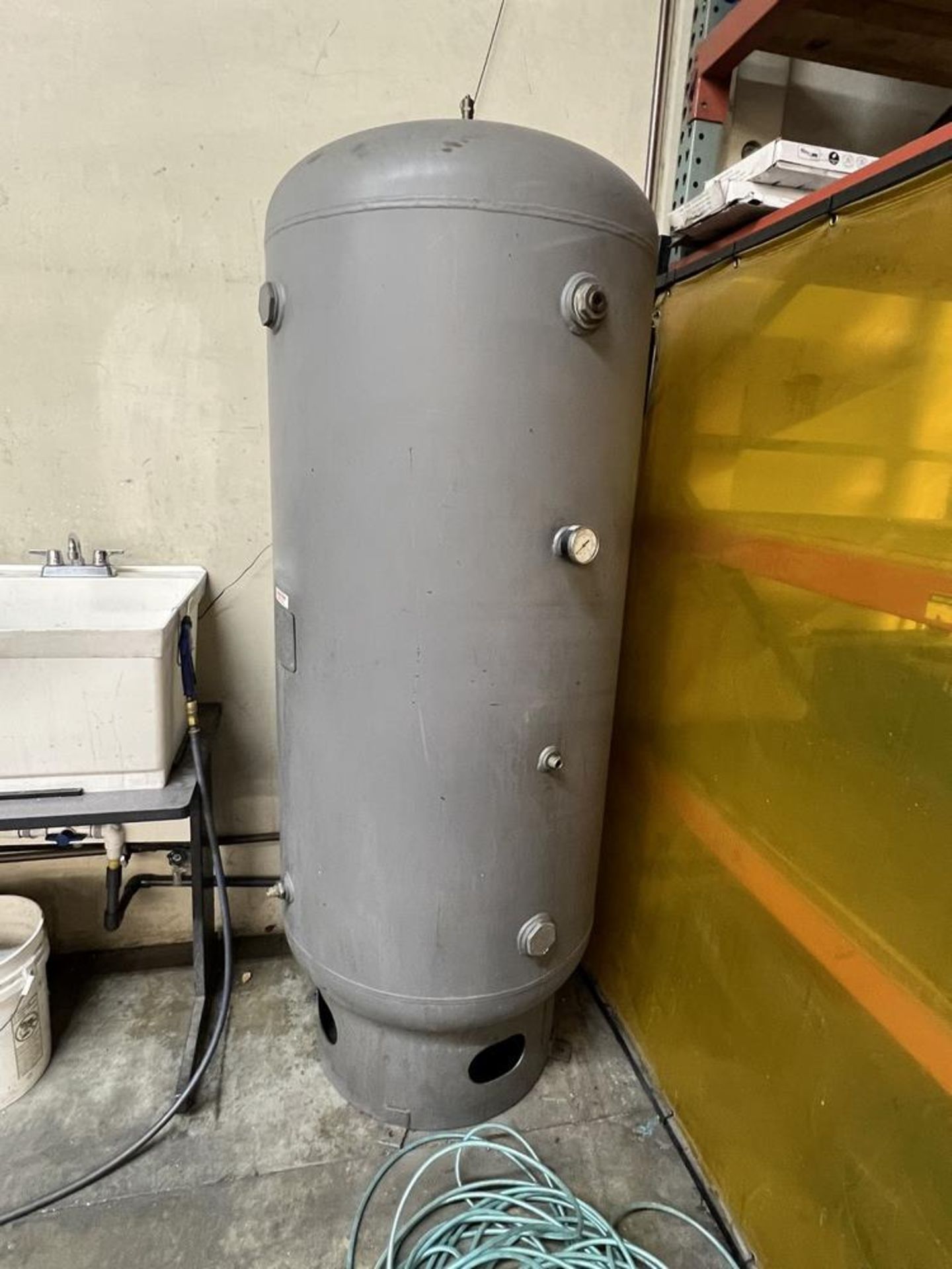 200 Gallon Reservior Air Tank - Image 3 of 3