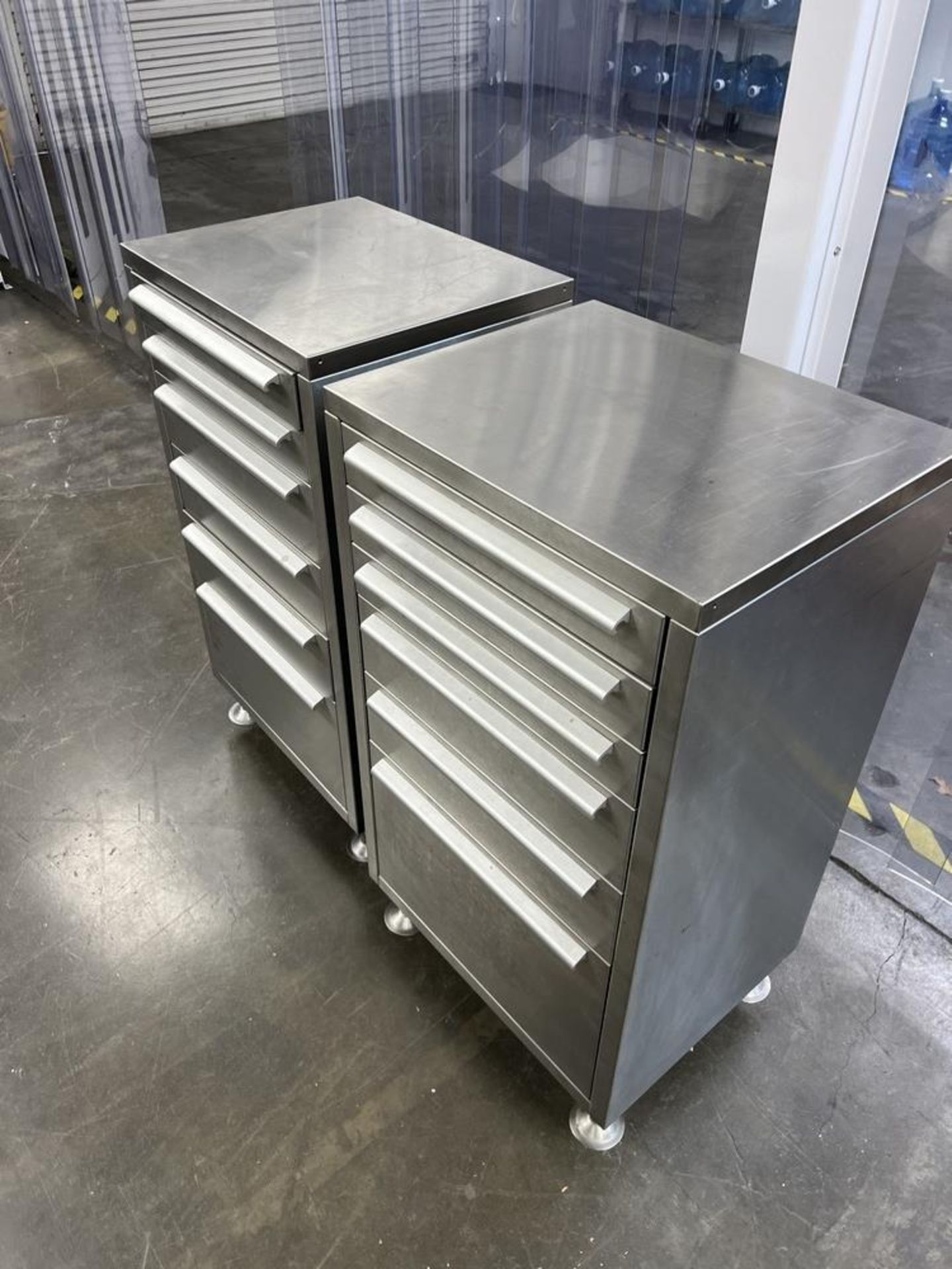 (2) Stainless Steel 6 Drawer Cabinets 21" x 17" x 38" - Image 4 of 7