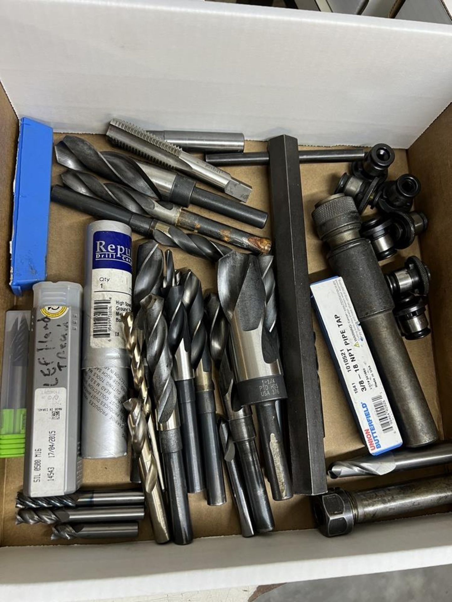 Box of Various Size Drills, End Mills, Boring Bar, Collet Holders & Boring Bar Tapping Head & Taps - Image 7 of 7