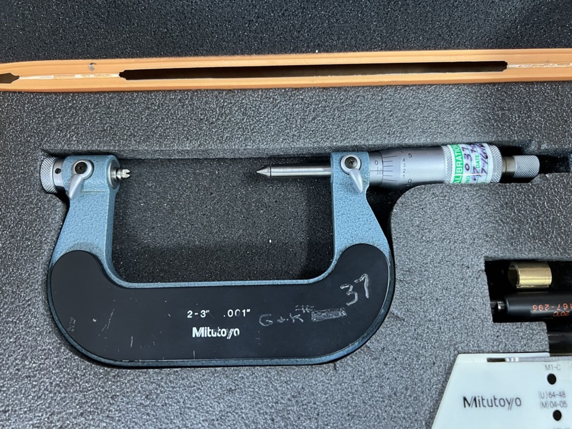 Mituroyo 1-2" Blade Micrometer & Mitutoyo 2-3" Thread Micrometer - Image 6 of 7