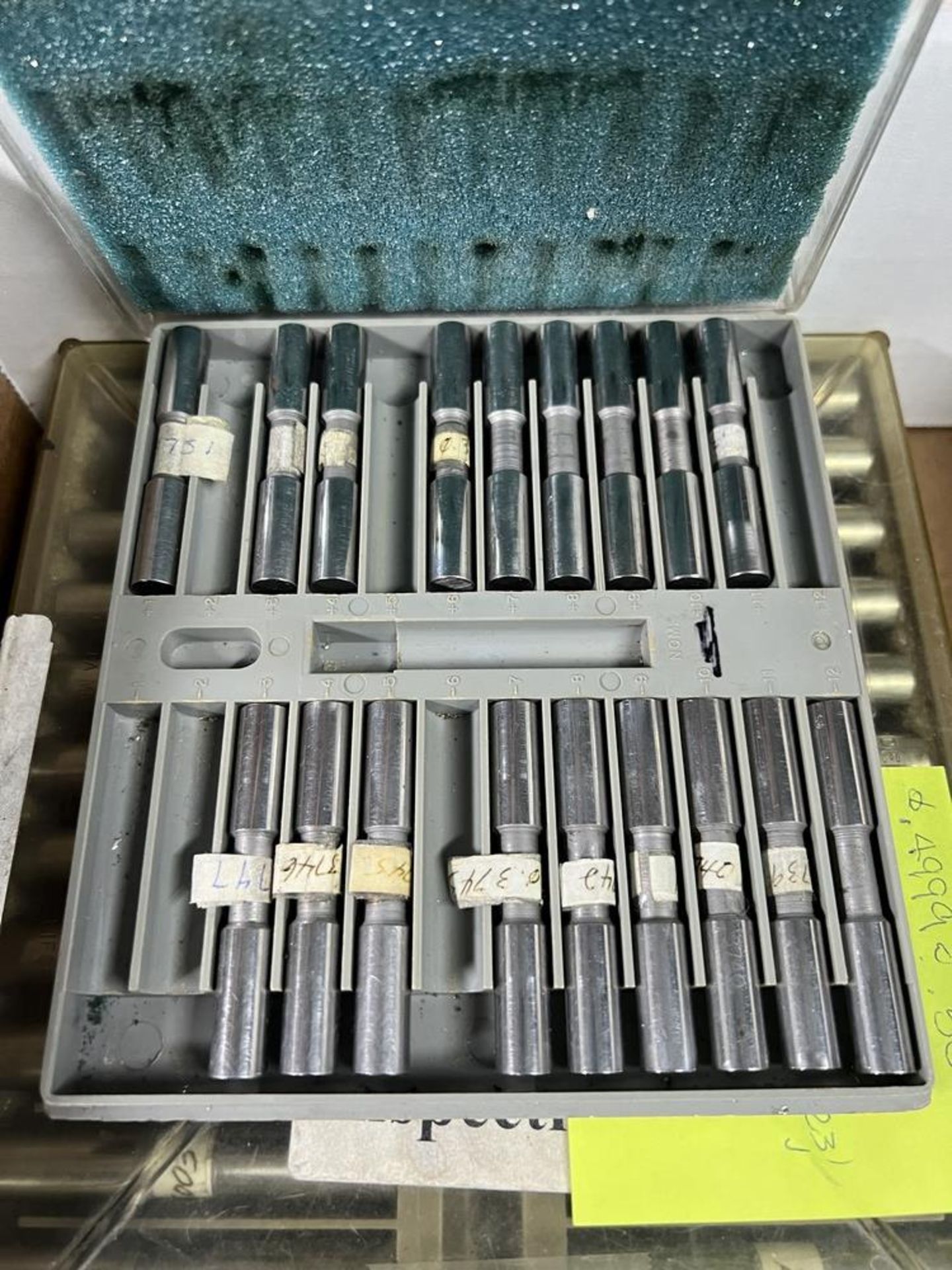 Box of Deltronic Pin Gages Various Sizes Step Sets .3750, .5001, .6250 - Bild 2 aus 5