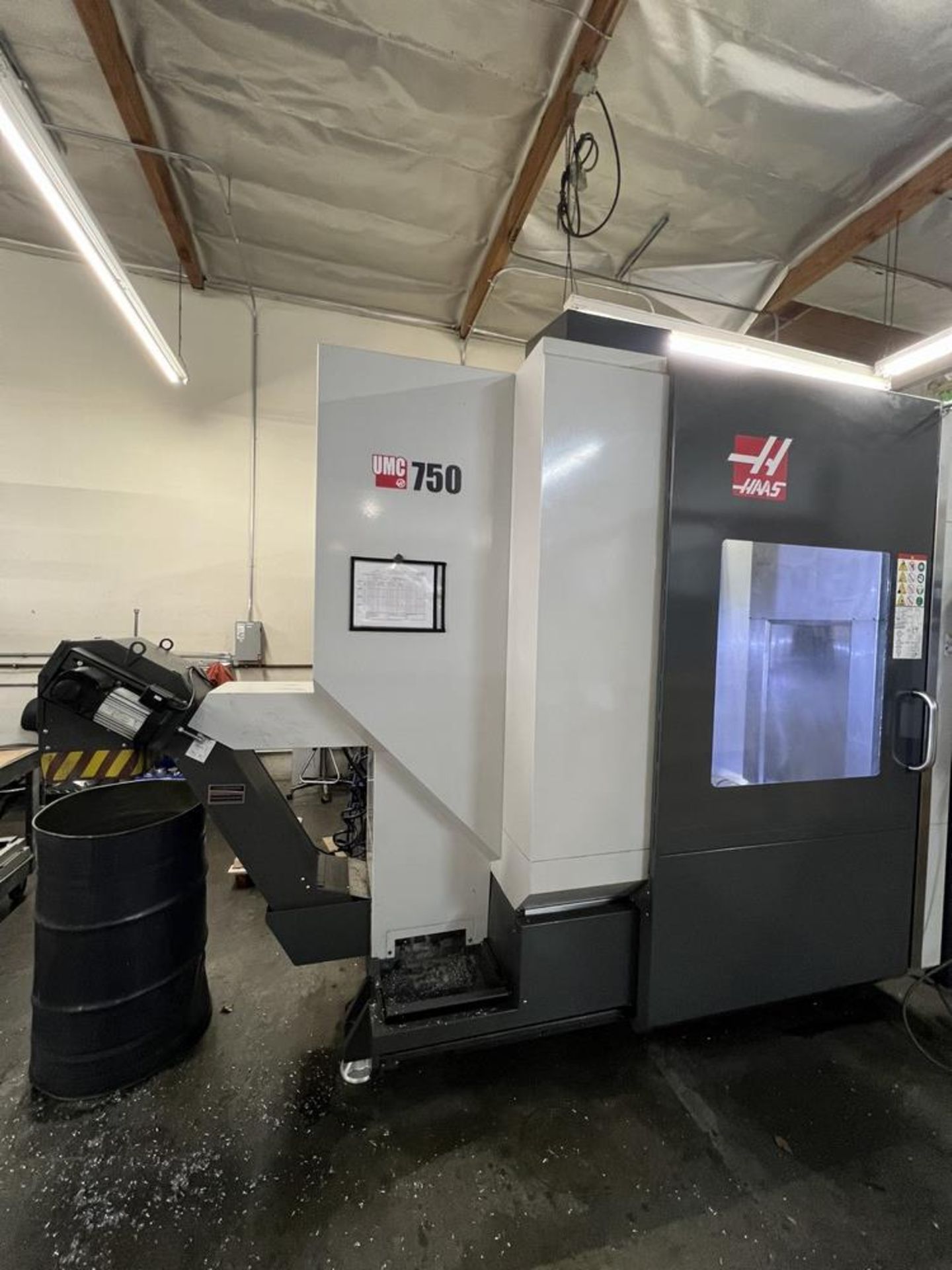 2017 Haas UMC 750 Vertical Machining Center, Fanuc Robot, 42 Station Pallet System, AX5 Trinity, 10 - Image 3 of 43
