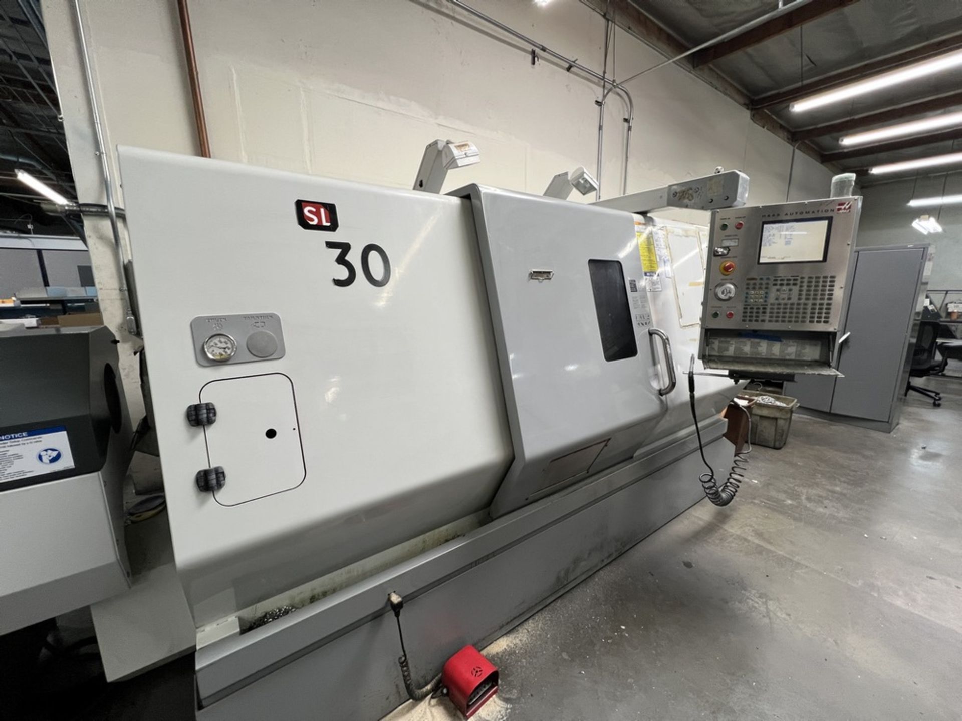 2006 Haas SL-30, CNC Lathe, Live Milling, 12 Station Turret, 10" 3 Jaw Chuck Tool Presetter, Chip - Image 5 of 28